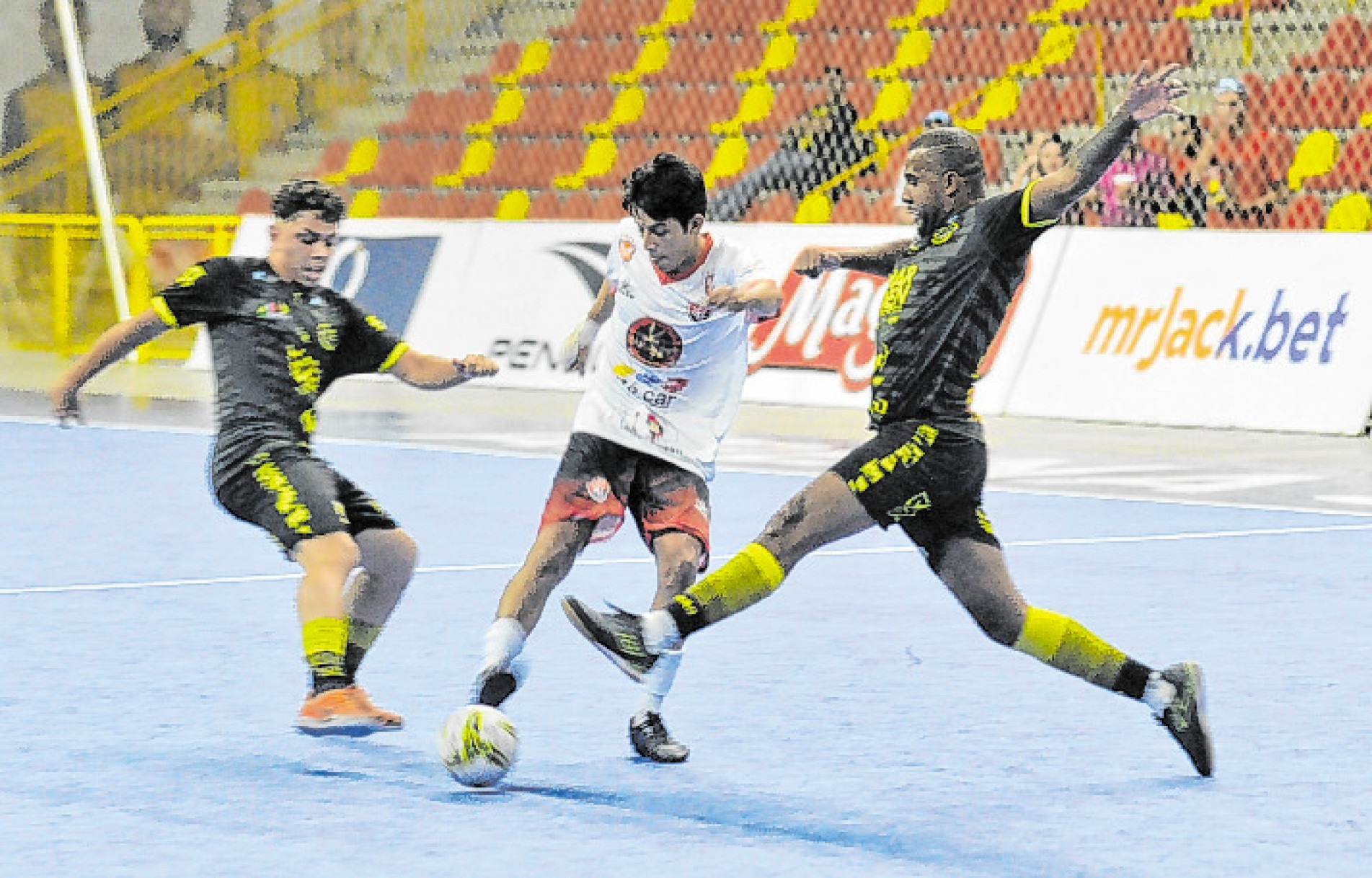 Competição de futsal teve início na segunda-feira

