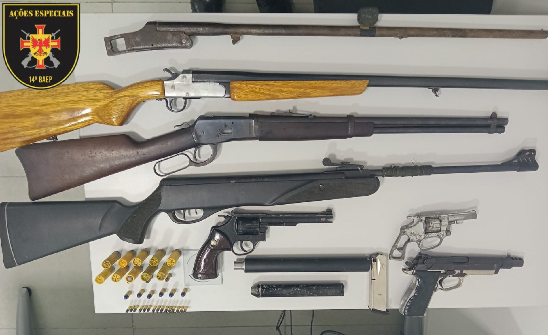 Armas foram apreendidas pela Polícia Militar