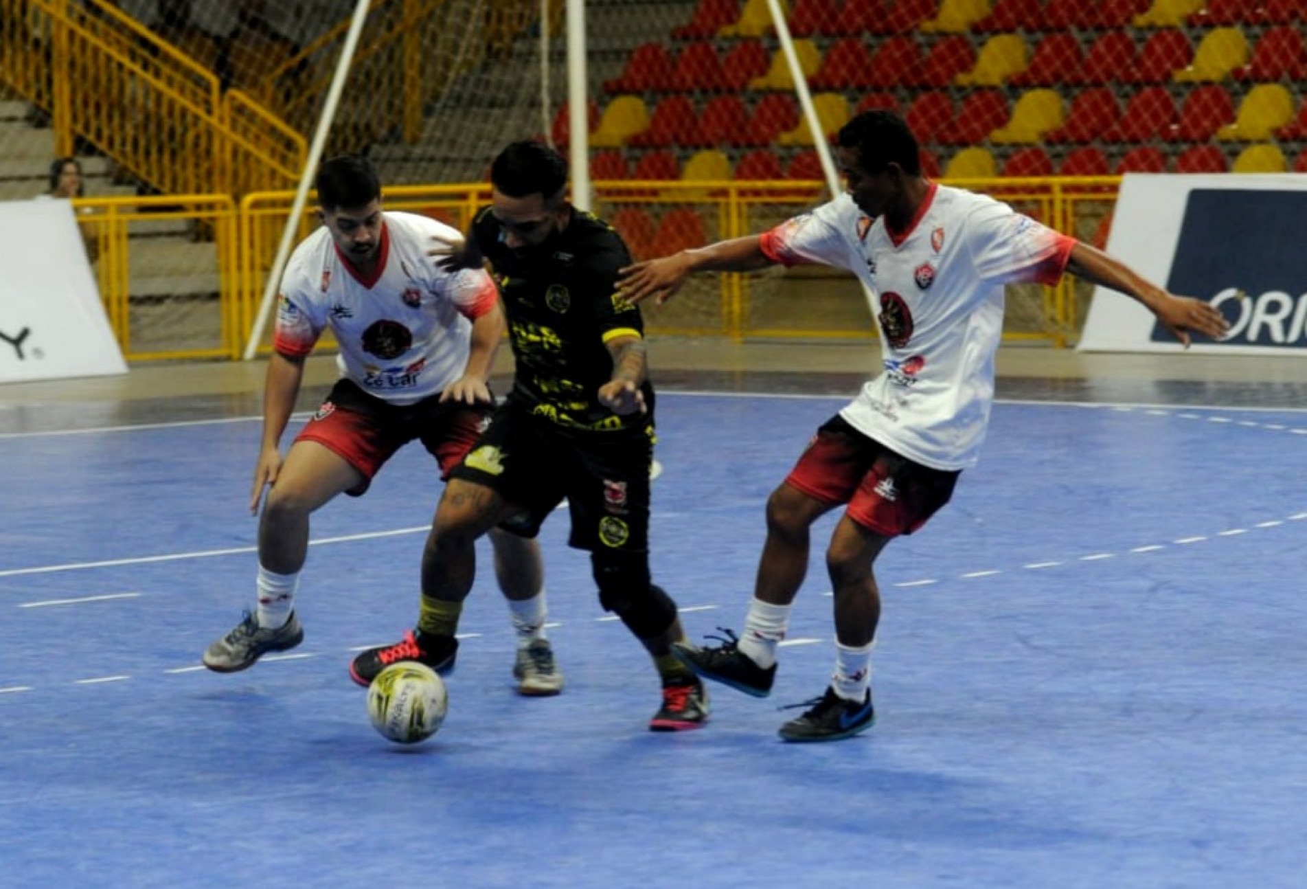 Partidas movimentadas desta quinta-feira (24) tiveram um total de 18 gols