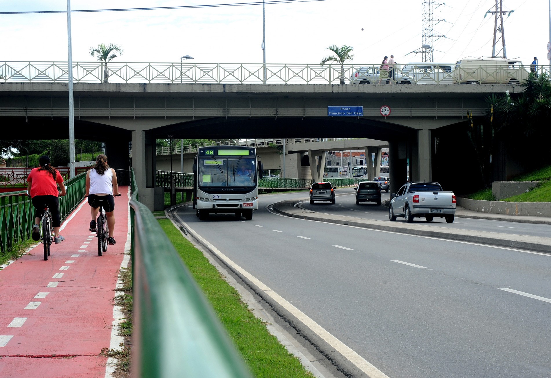 O acidente aconteceu na altura da ponte Francisco Dell´Osso