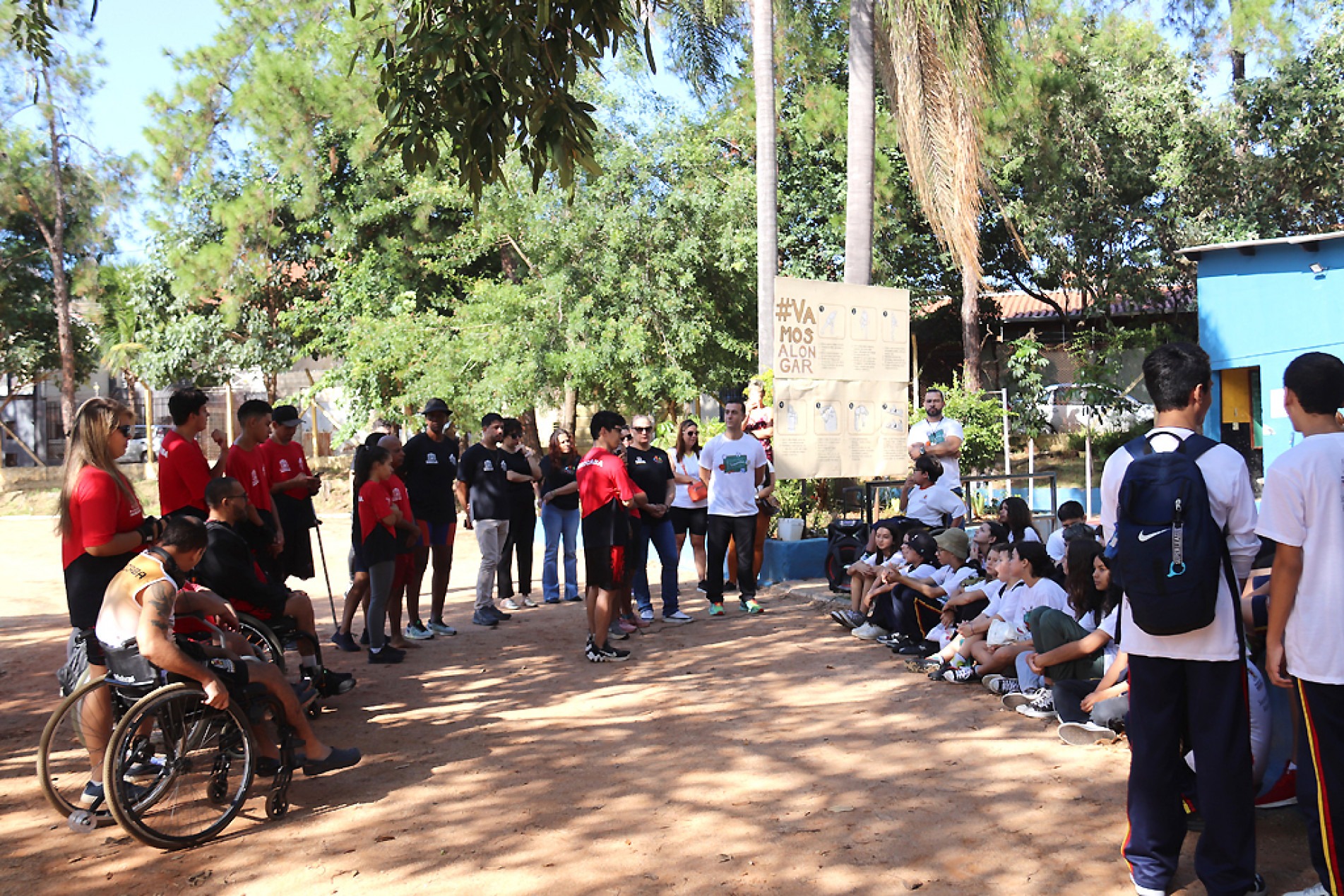 Troca de experiências com paratletas mostrou aos alunos um novo mundo de possibilidades dentro do esporte 