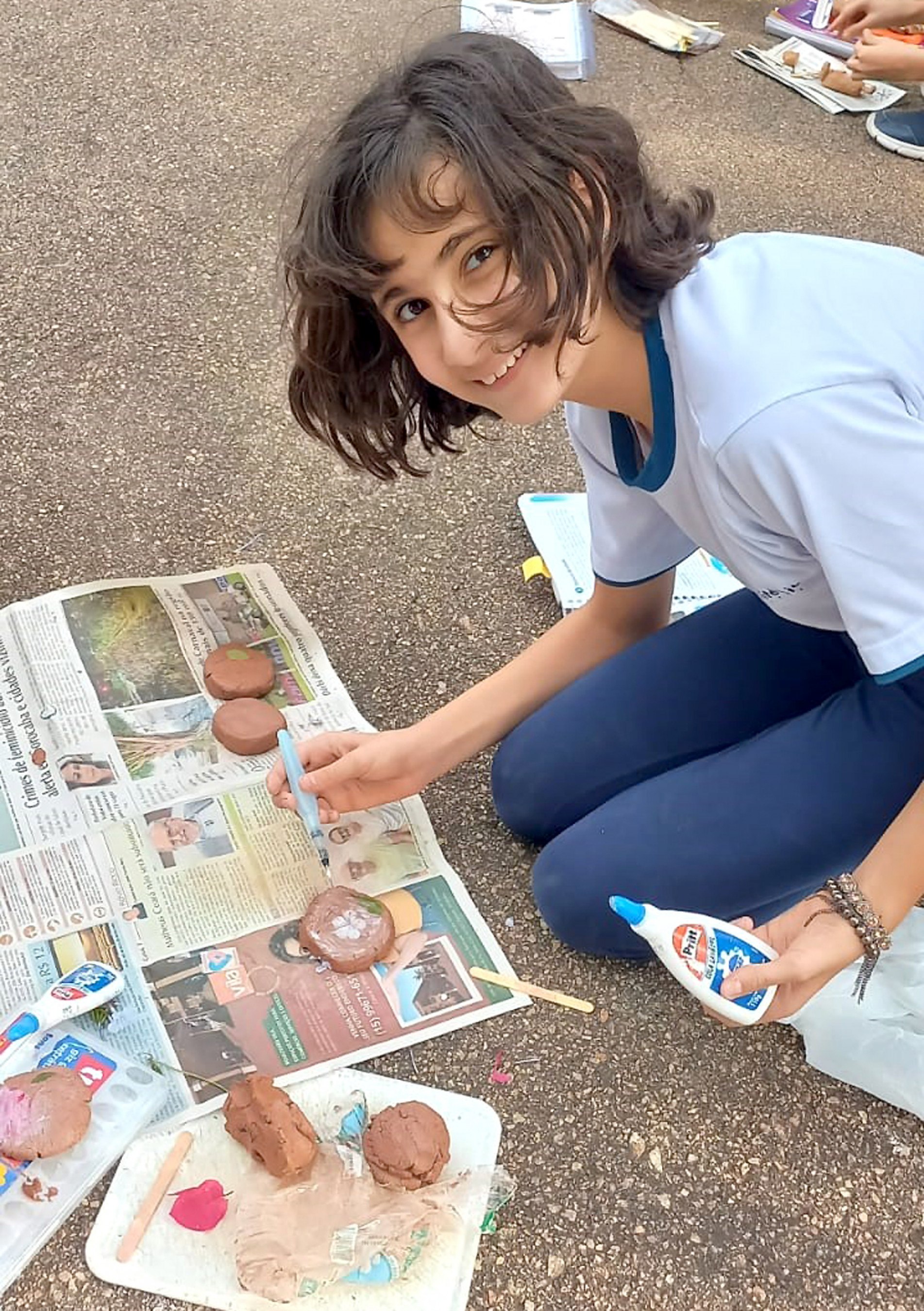 Alunos tiveram a experiência de unir teoria e prática, por meio de um trabalho colaborativo, com o auxílio da professora
