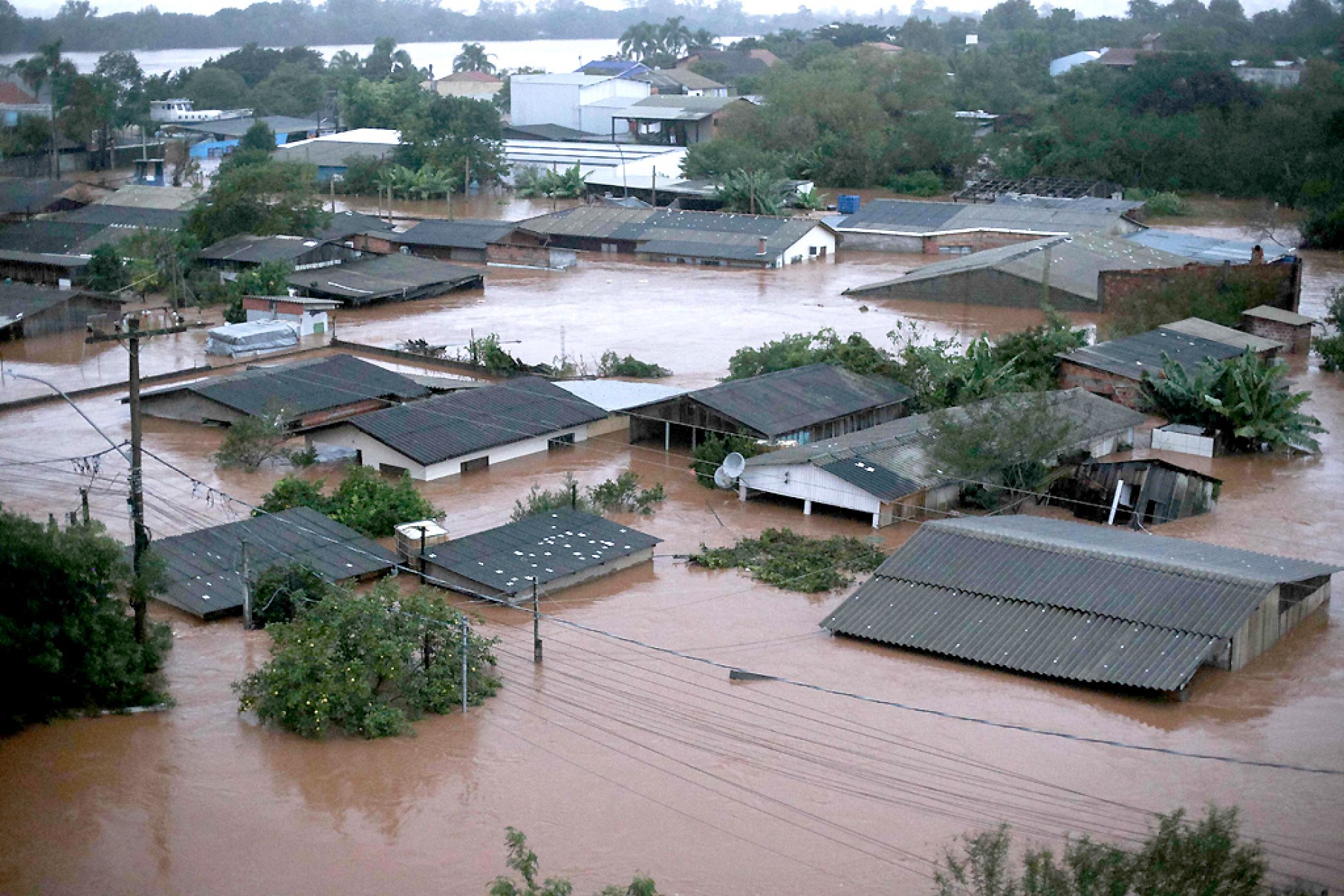 Cidades como Eldorado do Sul ficaram debaixo da água