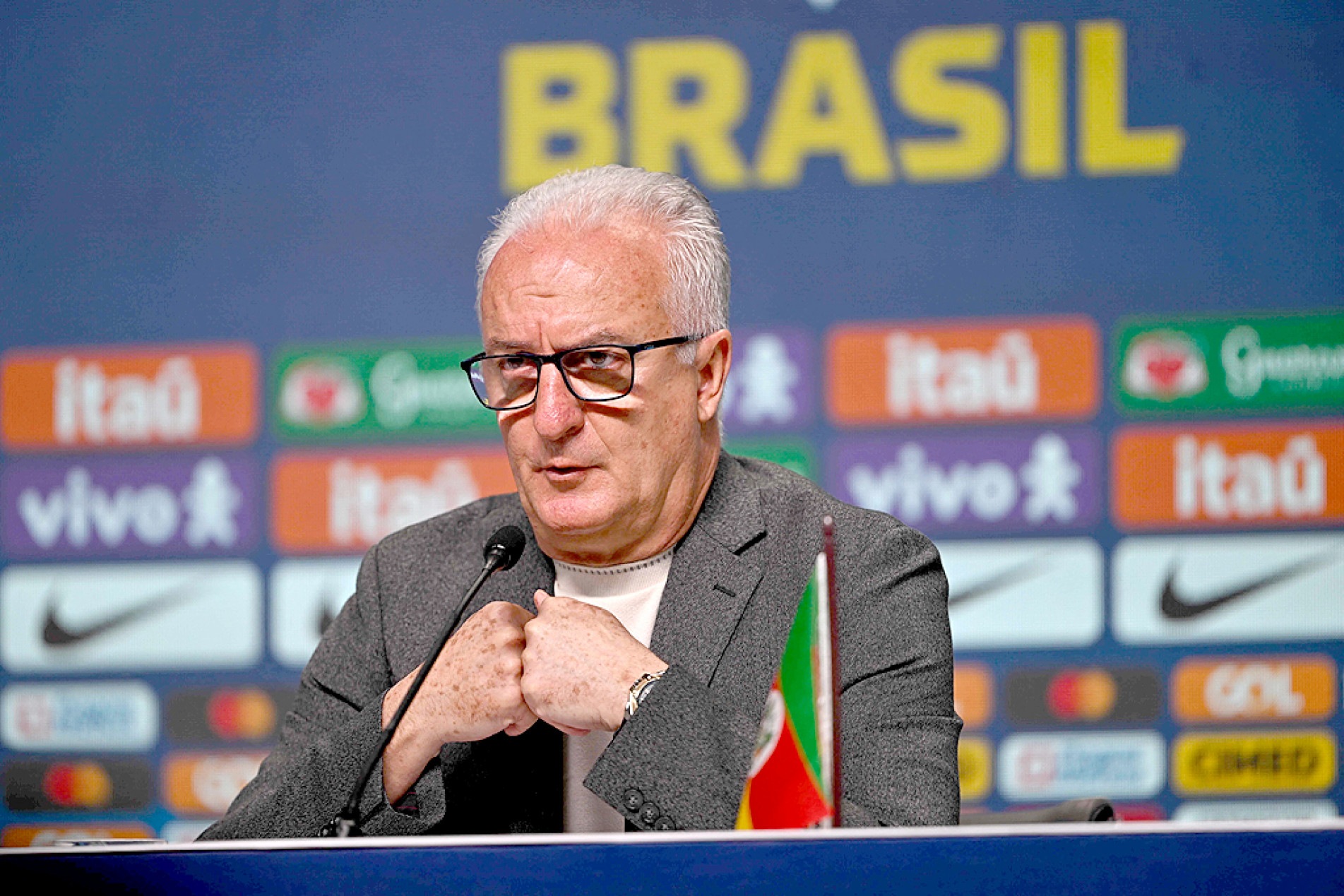 Técnico selecionou jogadores para dois amistosos nos EUA
