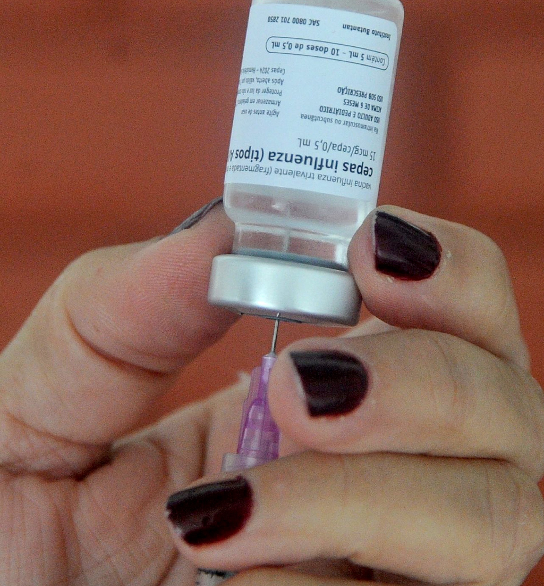 Vacinas de rotina serão aplicadas com a apresentação de documentos pessoais
