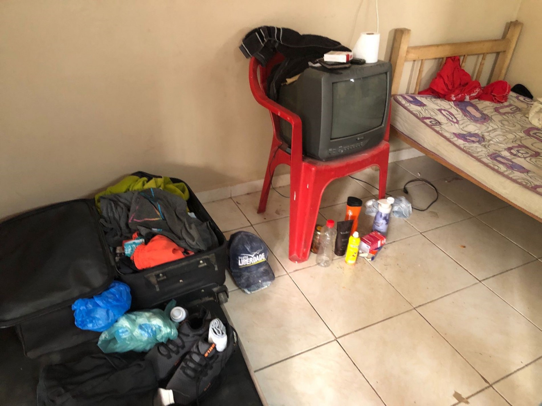 As condições do alojamento foram consideradas bastante precárias