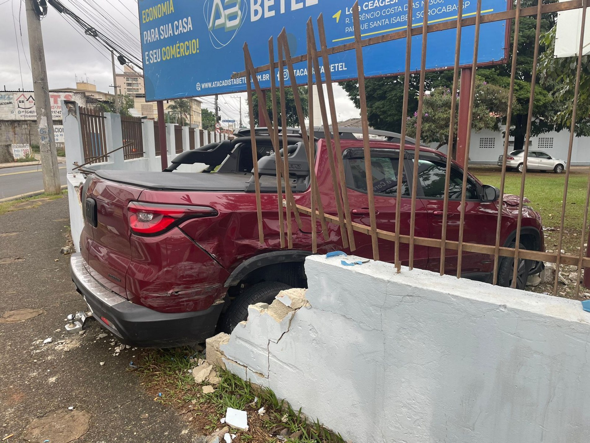 Ninguém ficou ferido, mas o acidente chamou a atenção