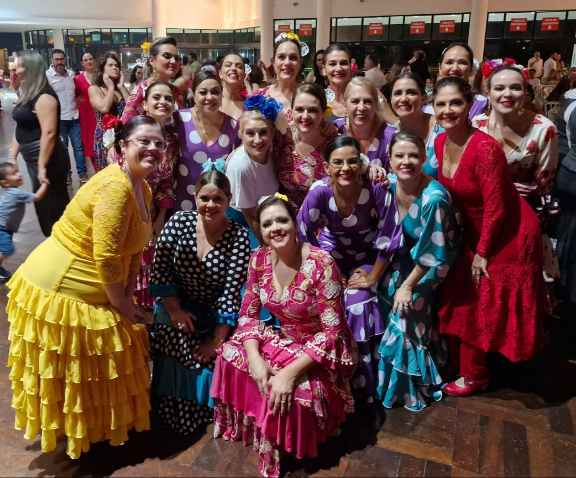 As mulheres do grupo de dança flamenca do Clube de Campo esbanjaram charme e beleza
