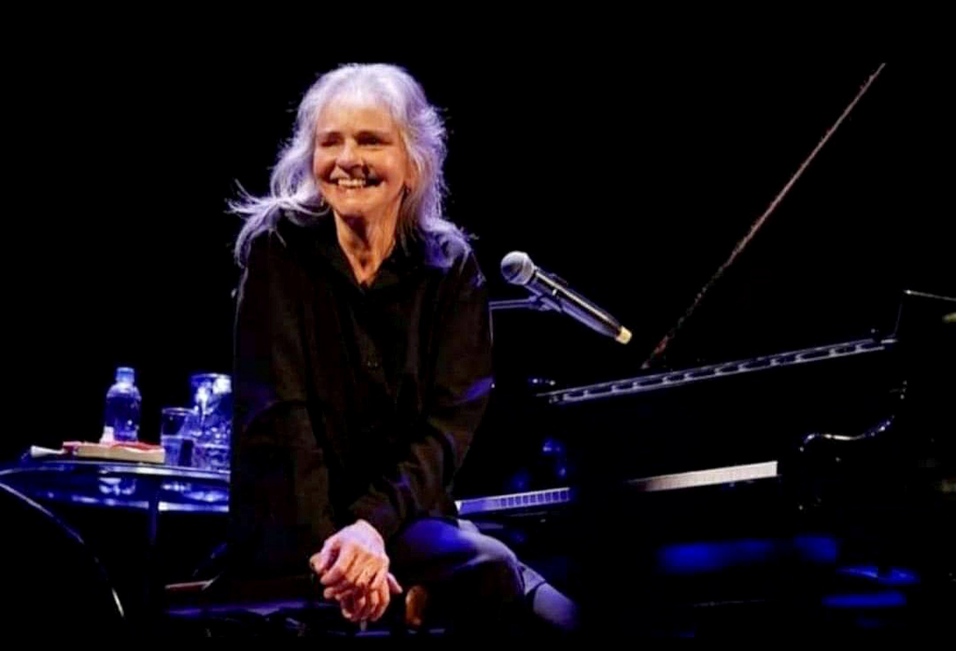 Cantora carioca sobe ao palco às 20h, ingressos estão à venda