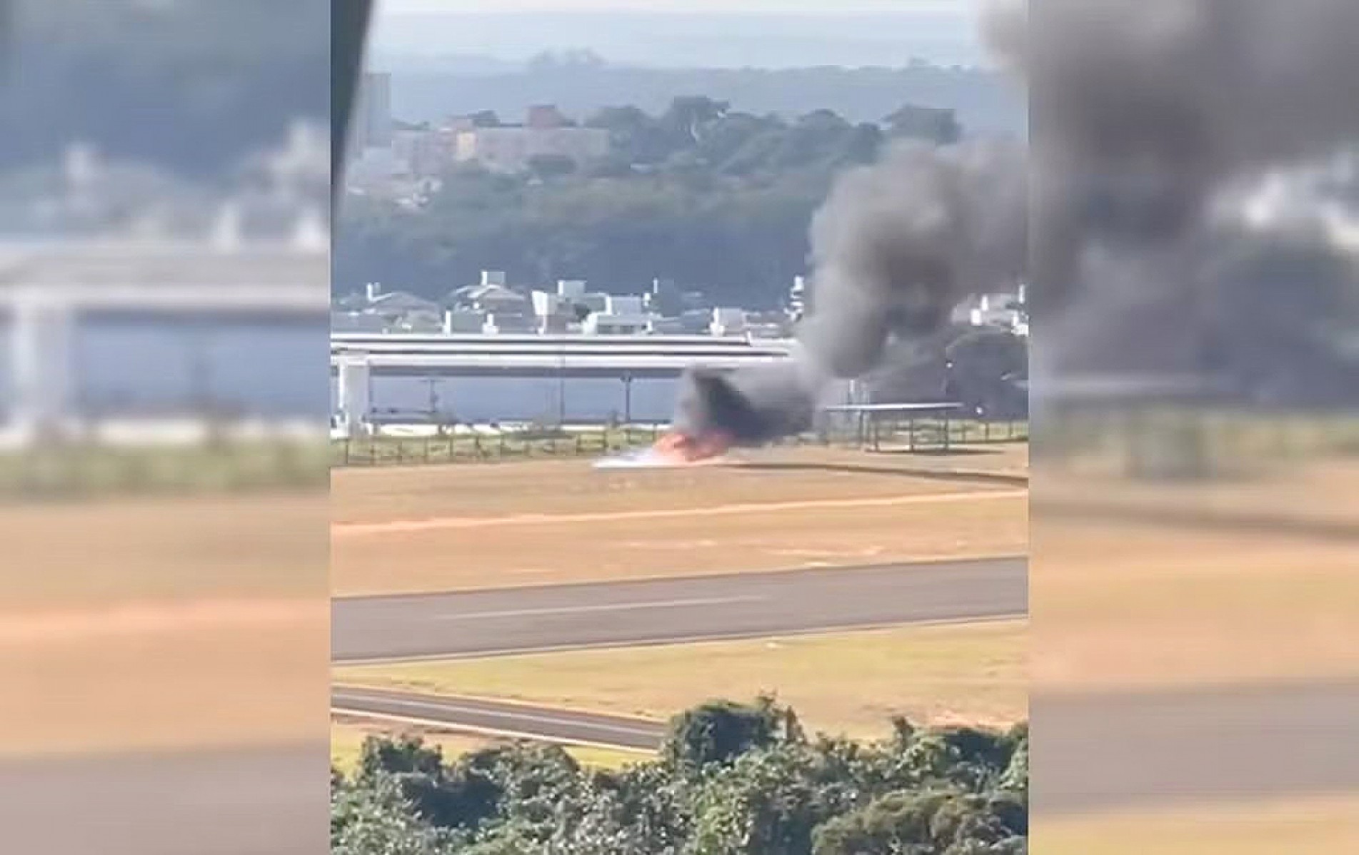 Aeronave pegou fogo ao cair