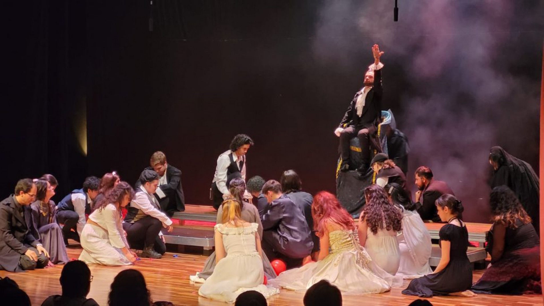 Os participantes também terão a chance de participar de montagens de peças ao final do curso