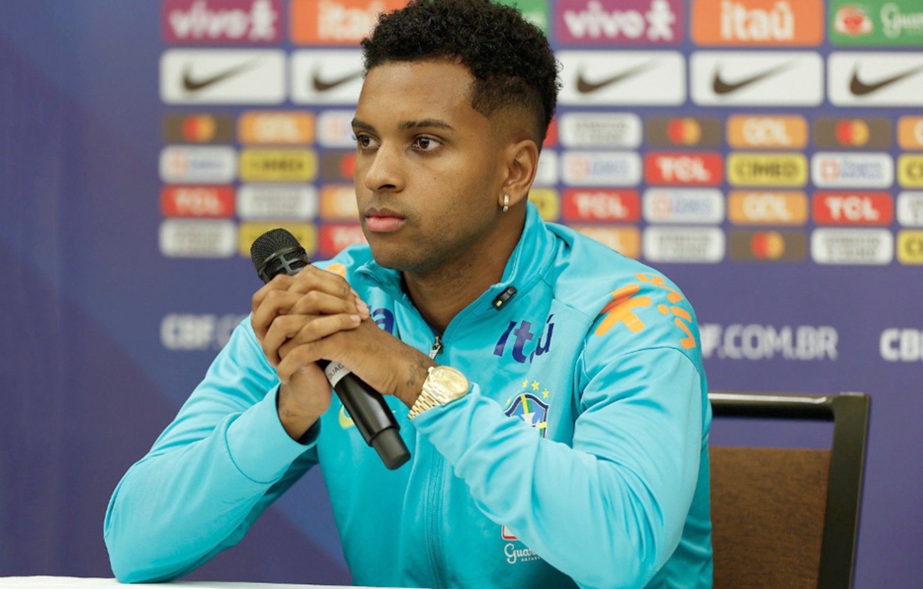 Rodrygo se diz honrado em vestir a 10 amanhã contra a Costa Rica
