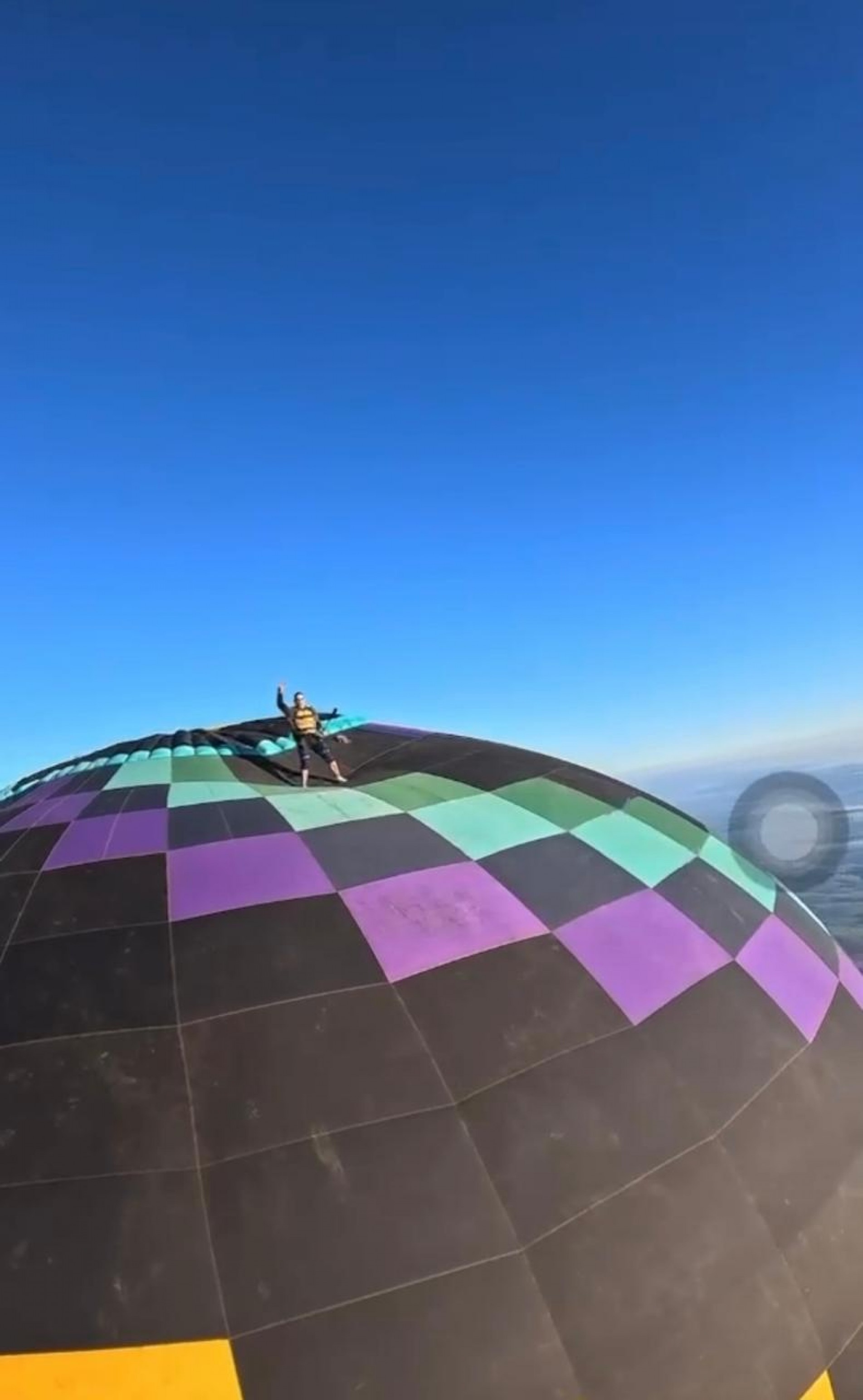 Jhovanny Duran faz salto radical em Boituva-SP