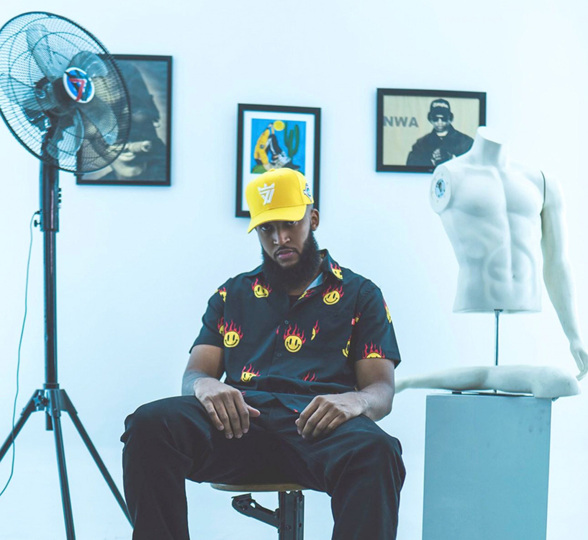 Artista lançará nova música e prepara álbum para o final do ano
