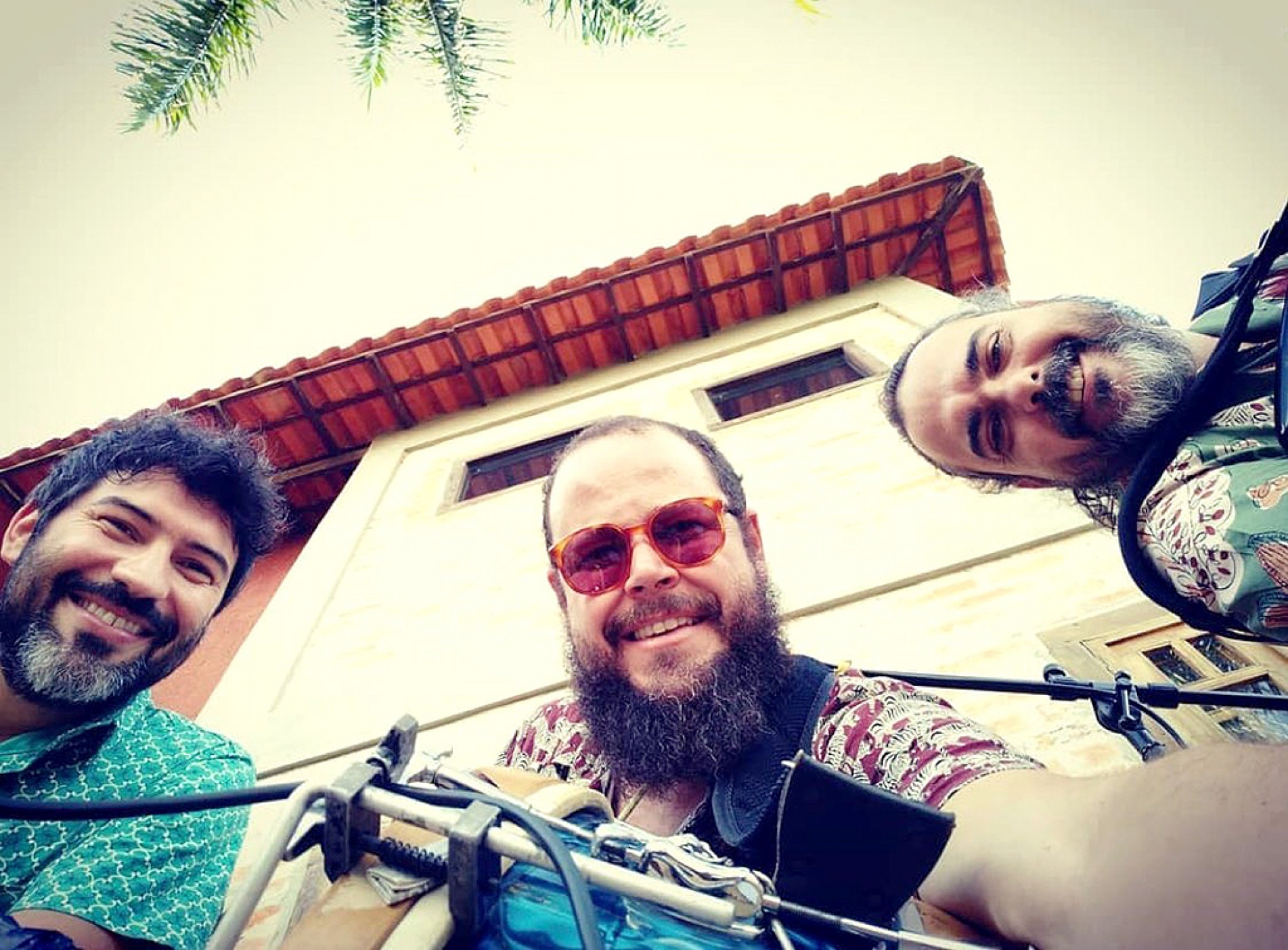 Trio Macaíba se apresenta a partir das 20h 
e promete um show dançante

