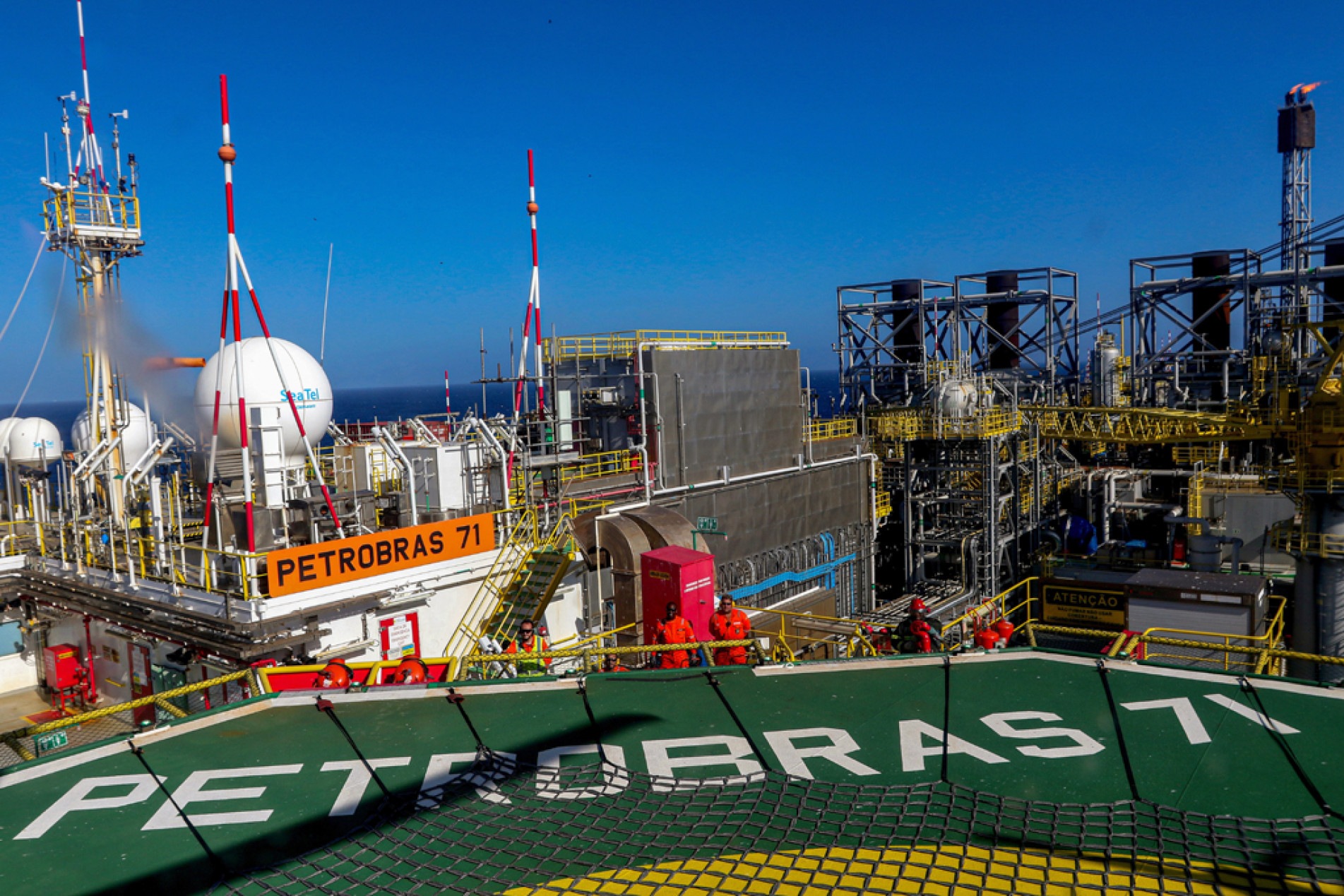 Volume médio foi de 2,7 milhões de barris de óleo por dia
