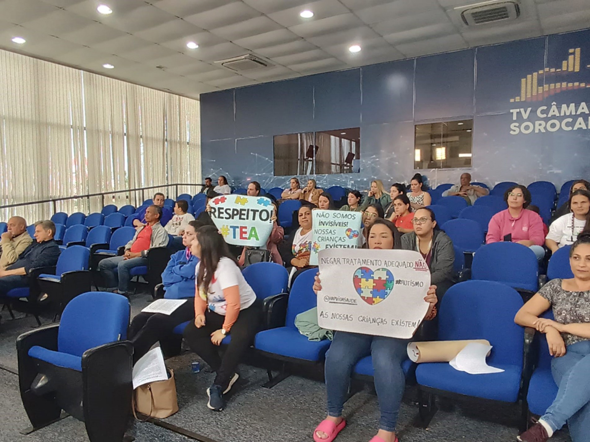 Grupo de mães e responsáveis expôs o problema na Câmara de Sorocaba, em julho