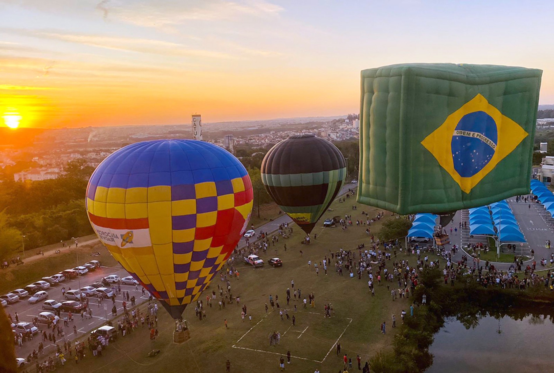Shows para adultos e crianças e balonismo de exibição