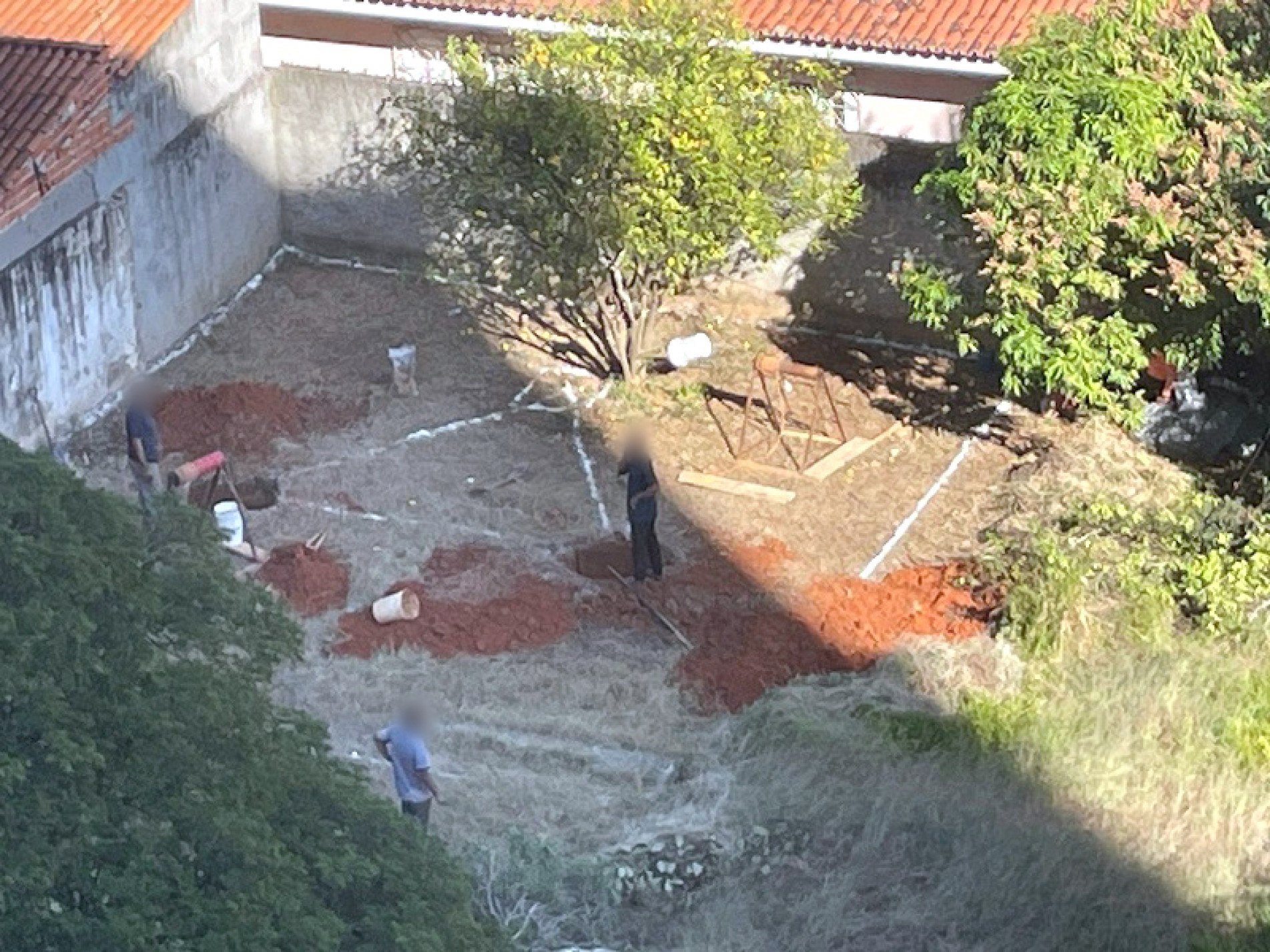 Segundo a prefeitura obra estava sendo realizada sem as licenças necessárias
