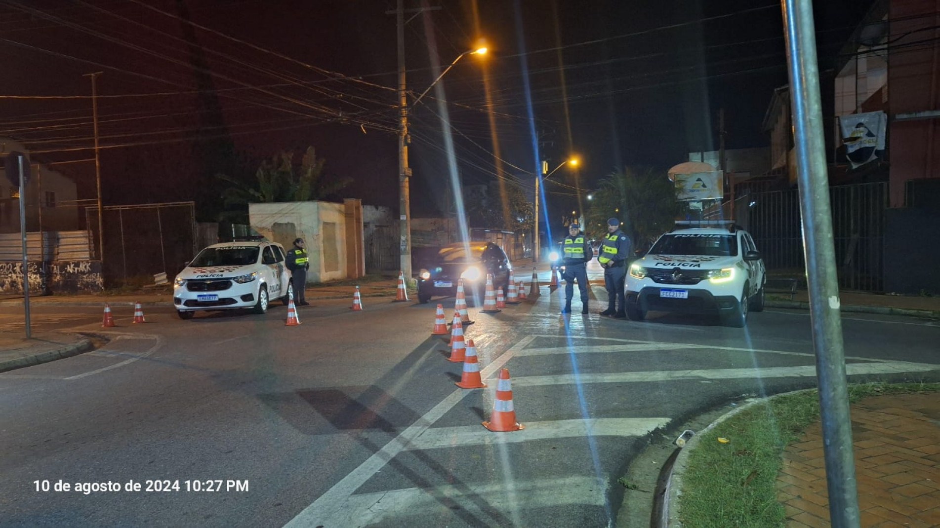 76 motos e 81 carros foram fiscalizados.