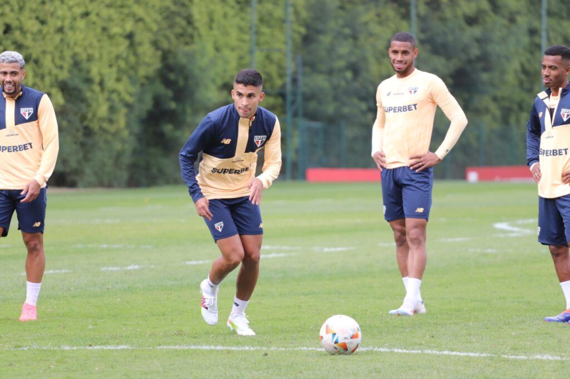 Equipe treinou na terça-feira, antes do embarque