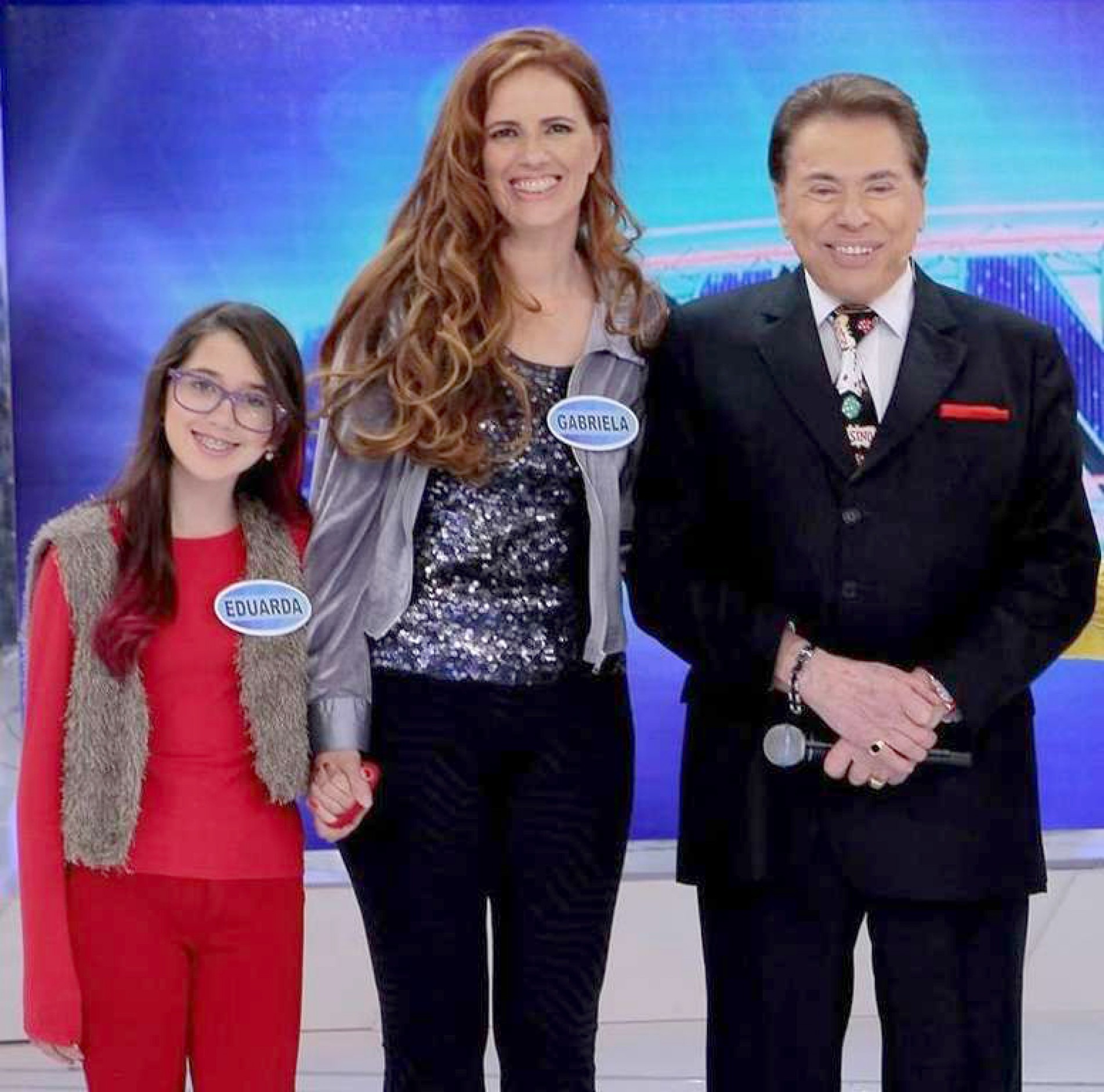 Gabriela Flores e a filha Duda ao lado do rei da televisão brasileira

