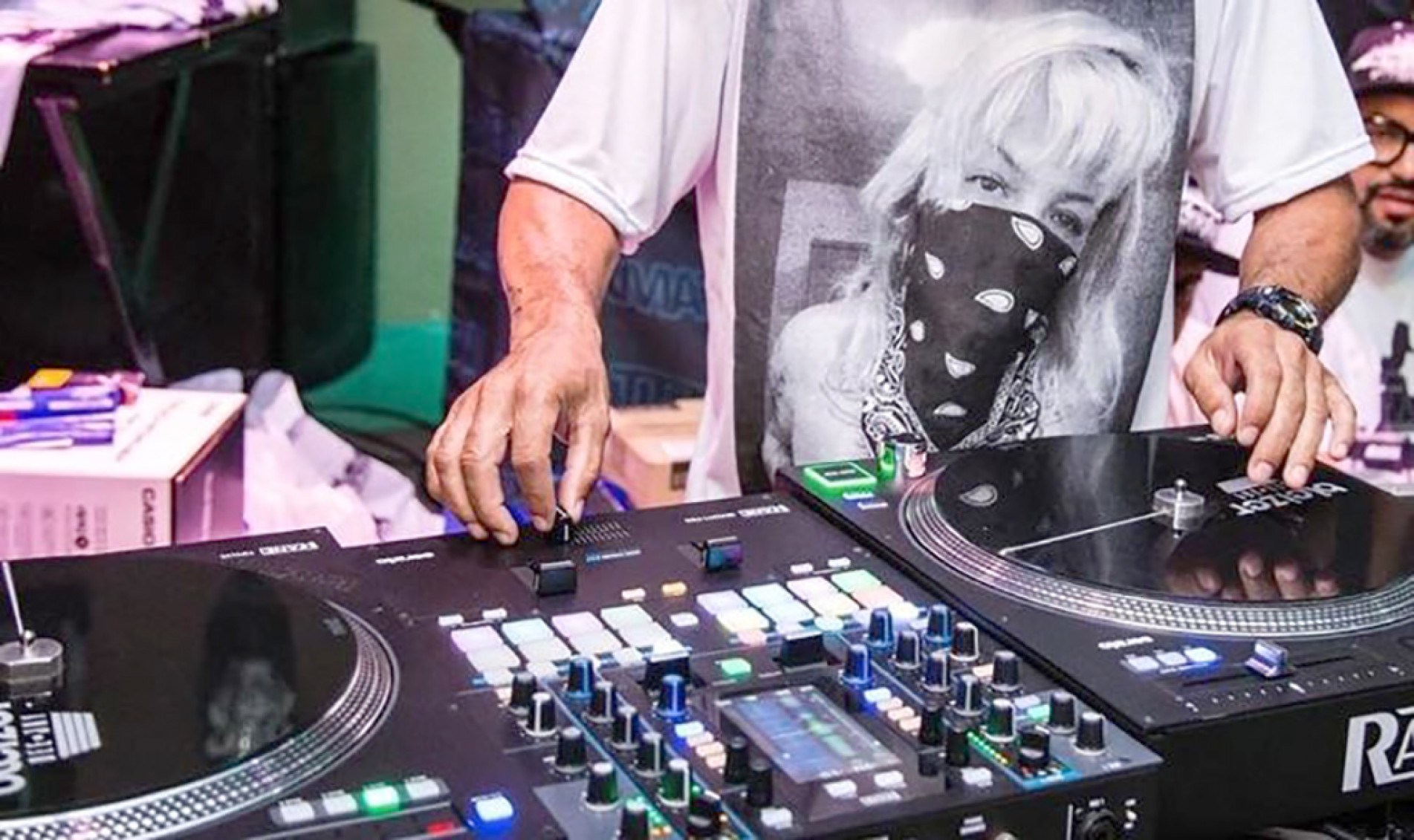 Oficina de DJ é uma das opções disponíveis
