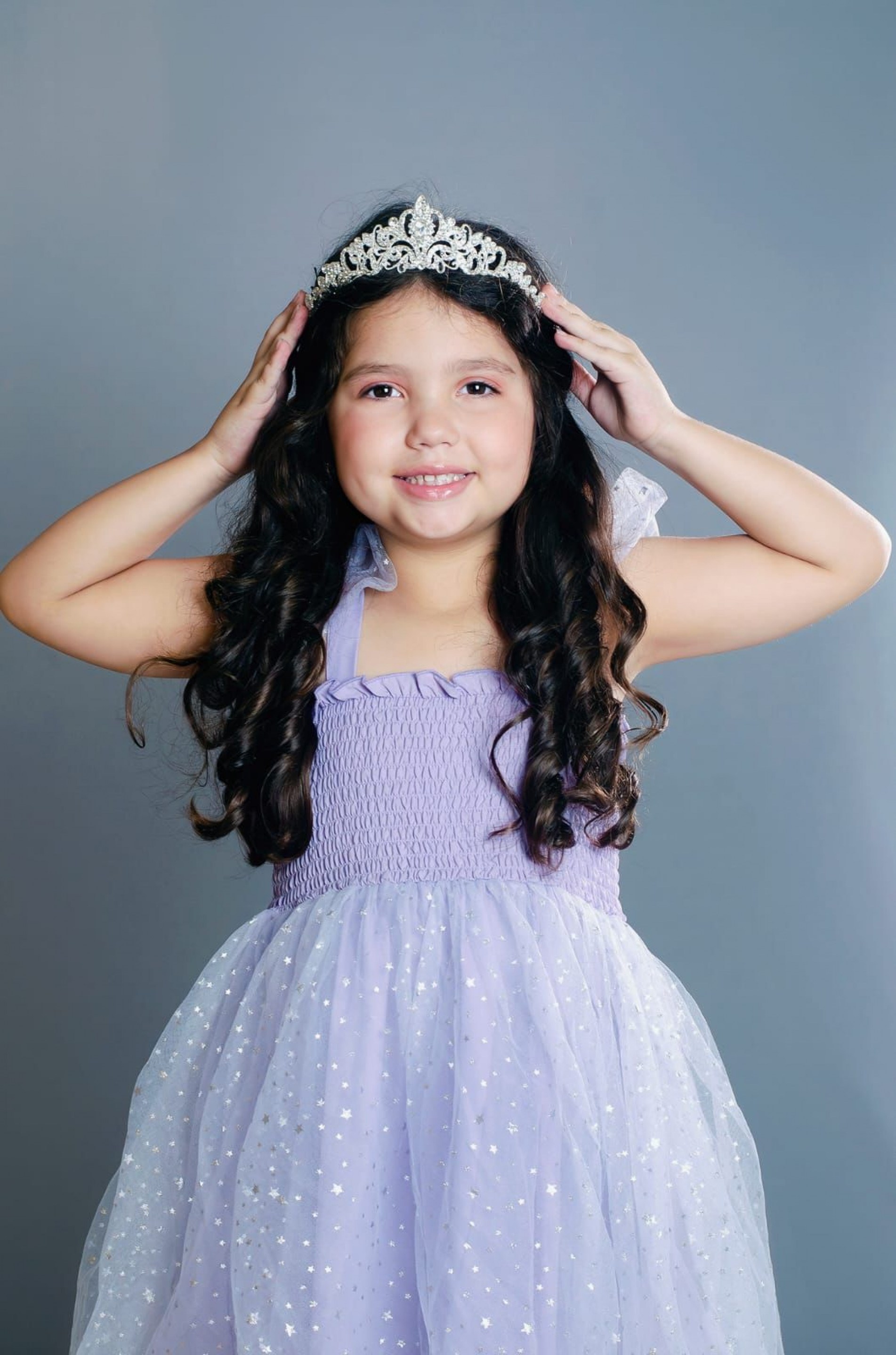 Helena, com charme e elegância, brilha como Miss Sorocaba Mirim