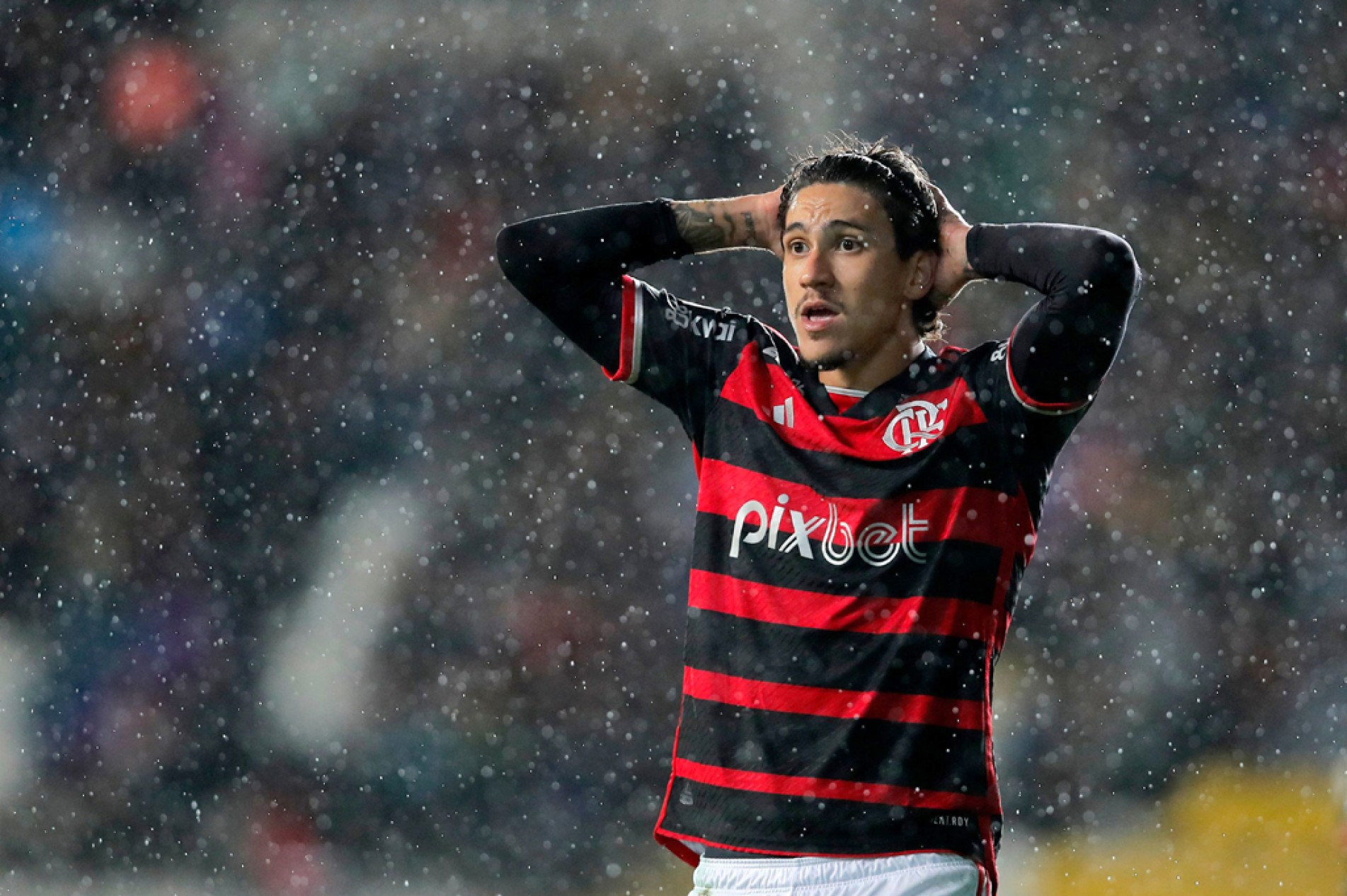 Atacante rompeu ligamento do joelho e foi cortado da seleção