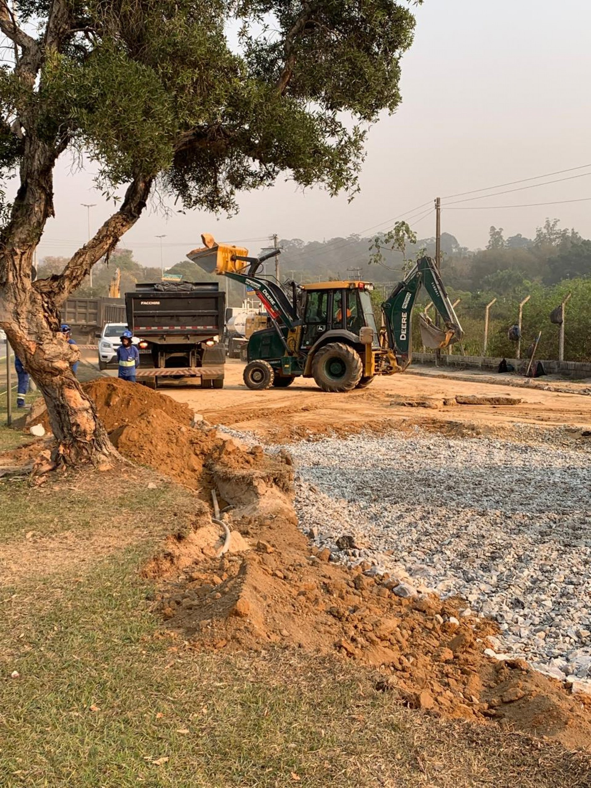 O buraco está sendo aterrado