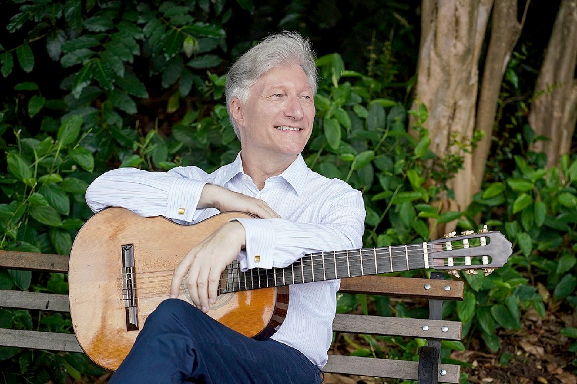 Músico já tocou em mais de 50 países e é autor do livro 