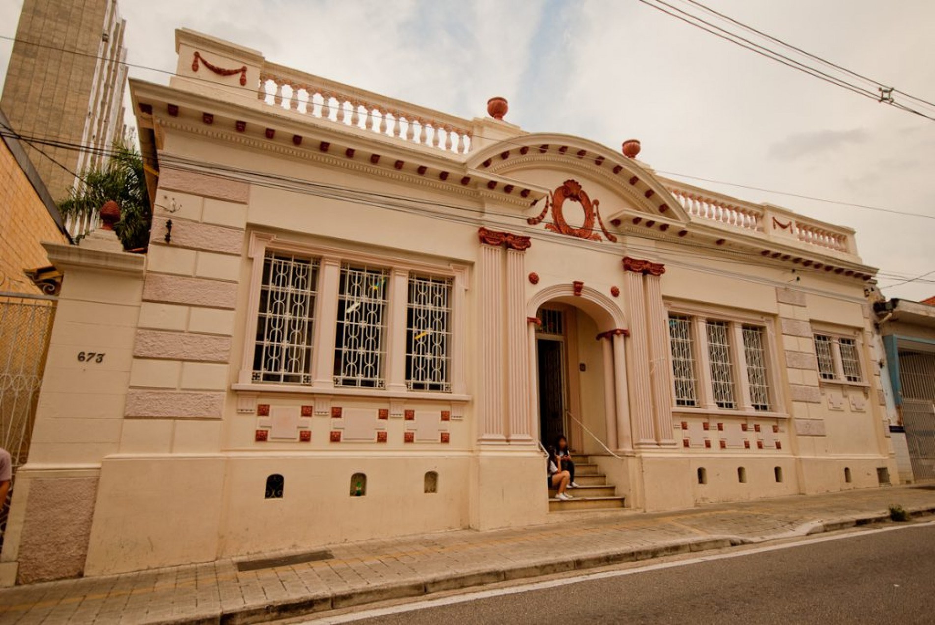 Fam&iacute;lias tem a oportunidade de se reunir na Biblioteca Infantil para uma tarde de pintura