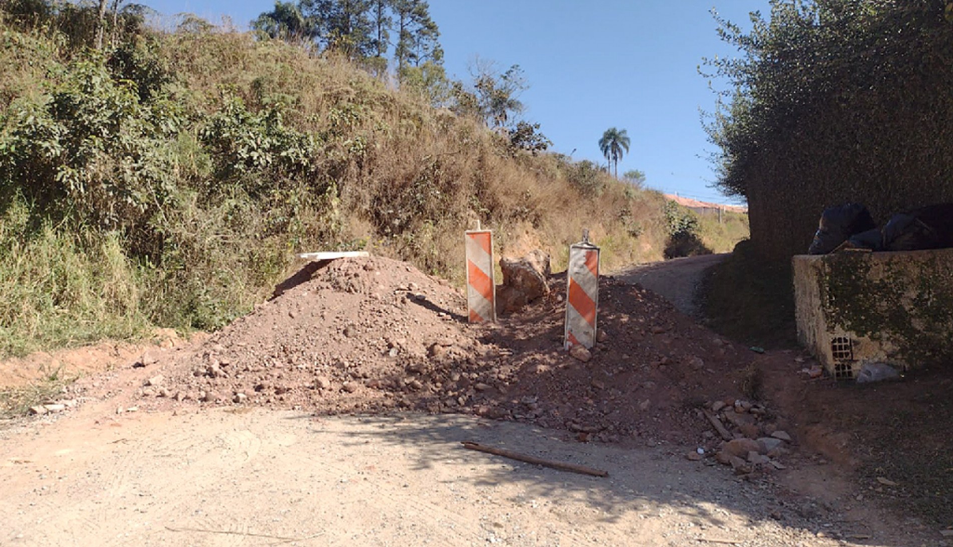 Alameda Descanso das Nuvens foi interditada para a duplicação da Raposo Tavares
