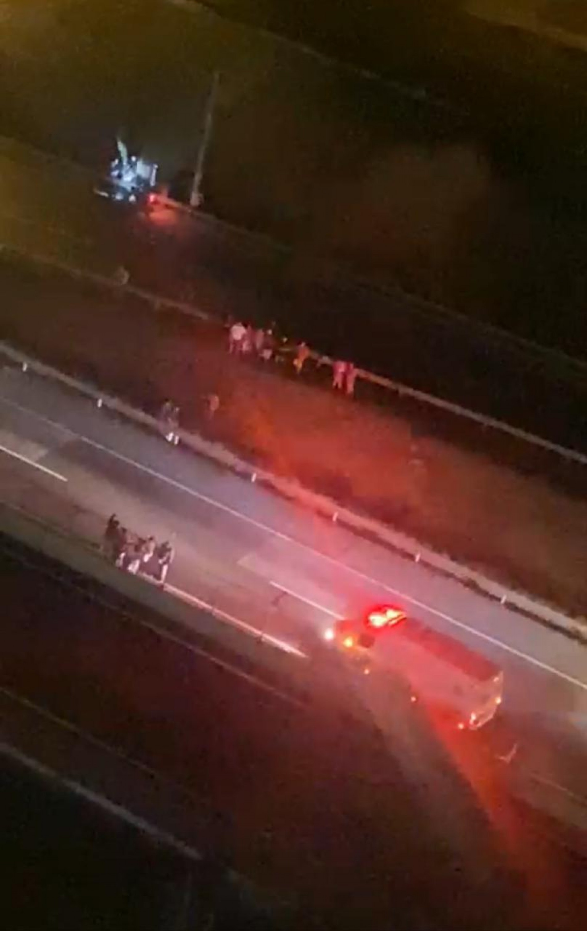 A faixa da esquerda, sentido capital, ficou bloqueada para atendimento da vítima