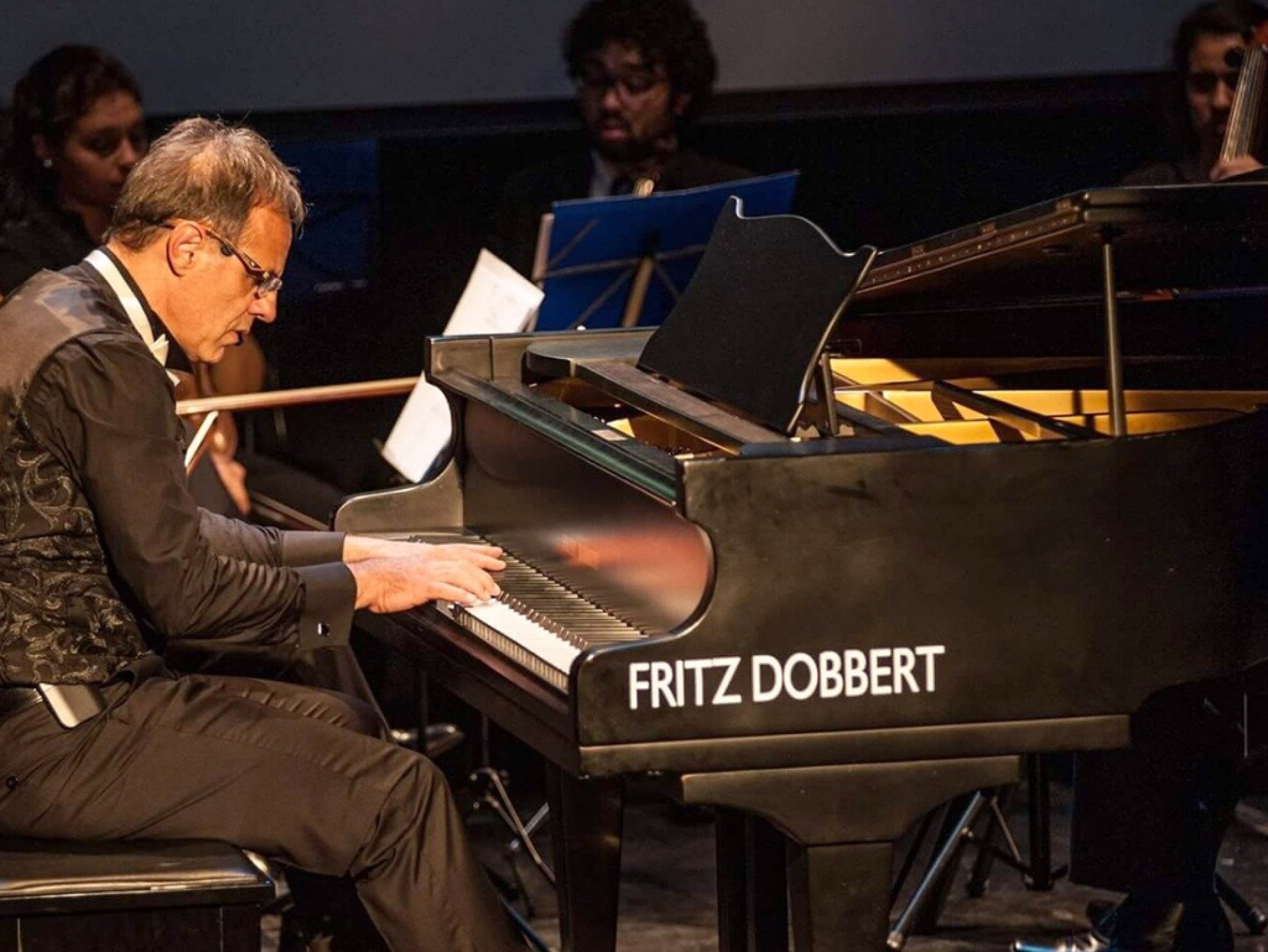 Pianista e compositor, Júlio César se apresenta em Sorocaba na quarta-feira (18)
