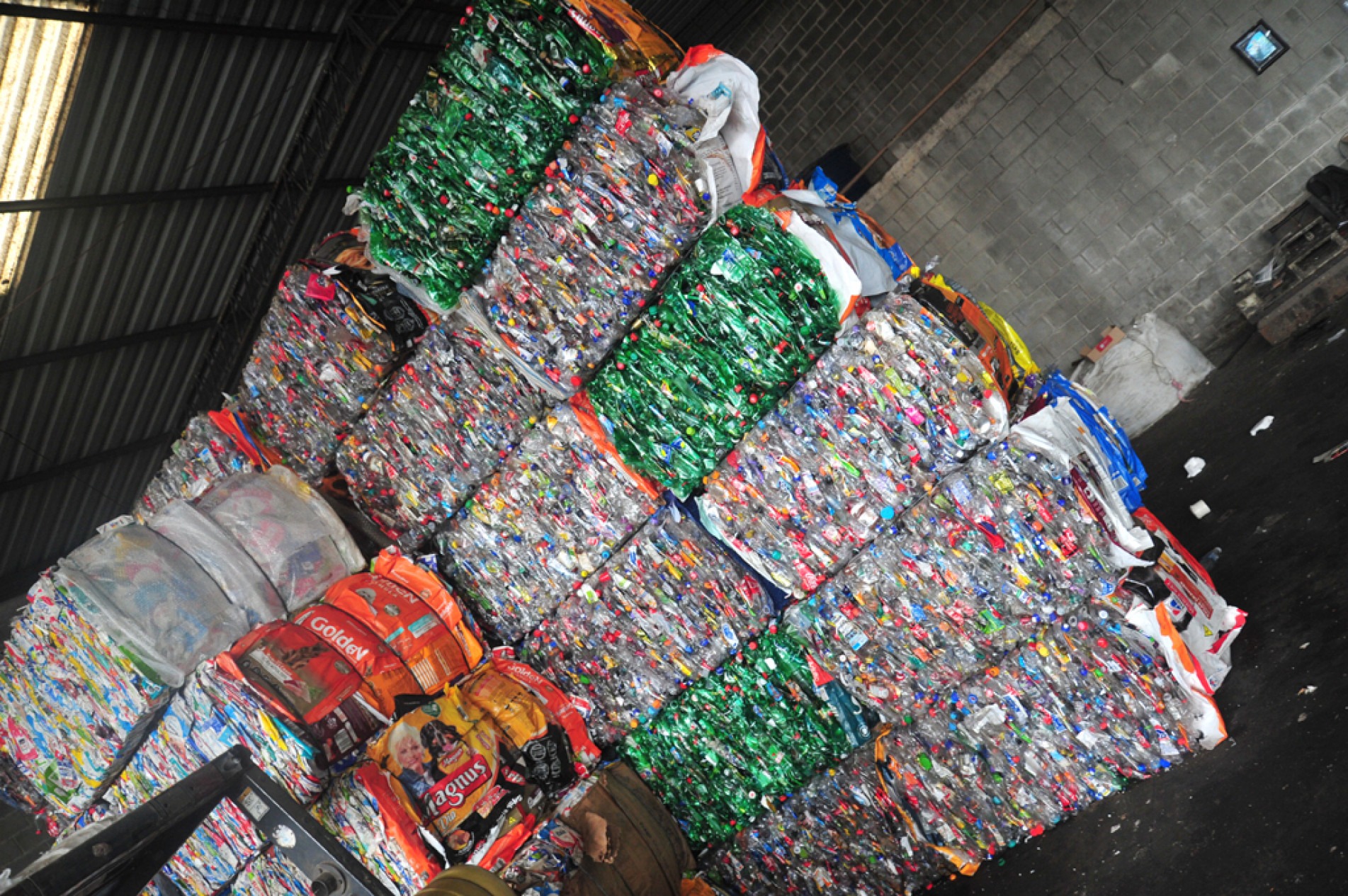 Produtos já separados e higienizados para serem reciclados
