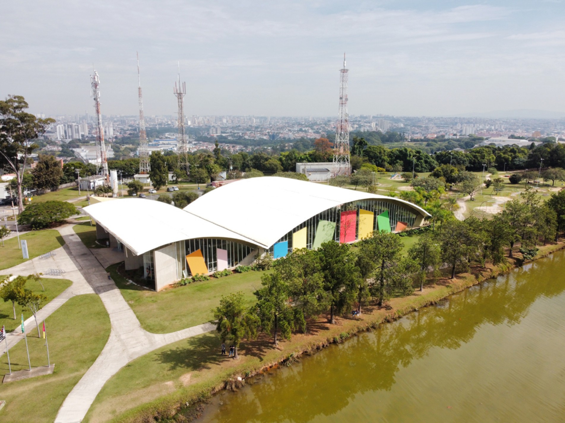 A oficina é gratuita, sem necessidade de inscrição prévia
