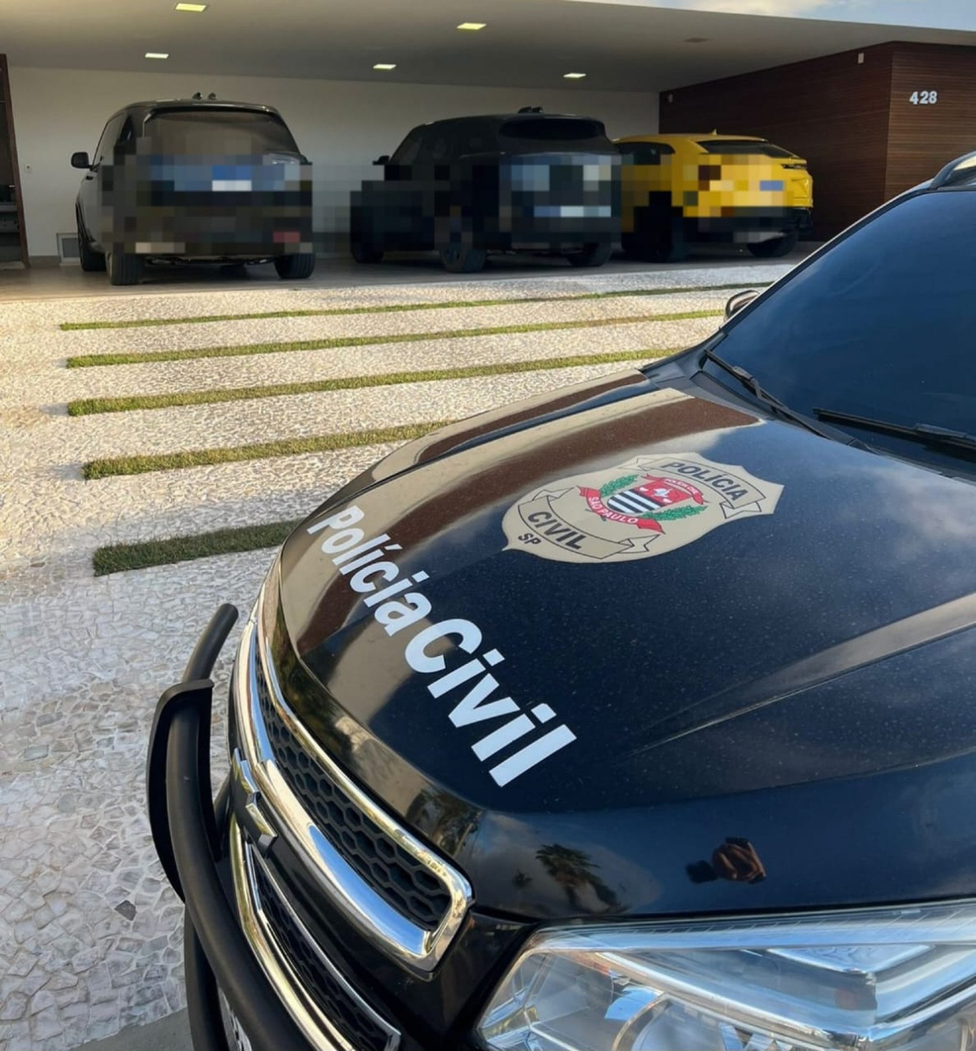 A operação envolveu o cumprimento de 10 mandados de busca e apreensão