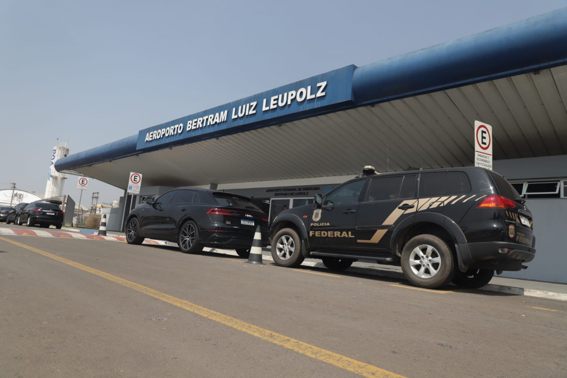 O novo posto no aeroporto promete agilizar a fila de emissão dos passaportes