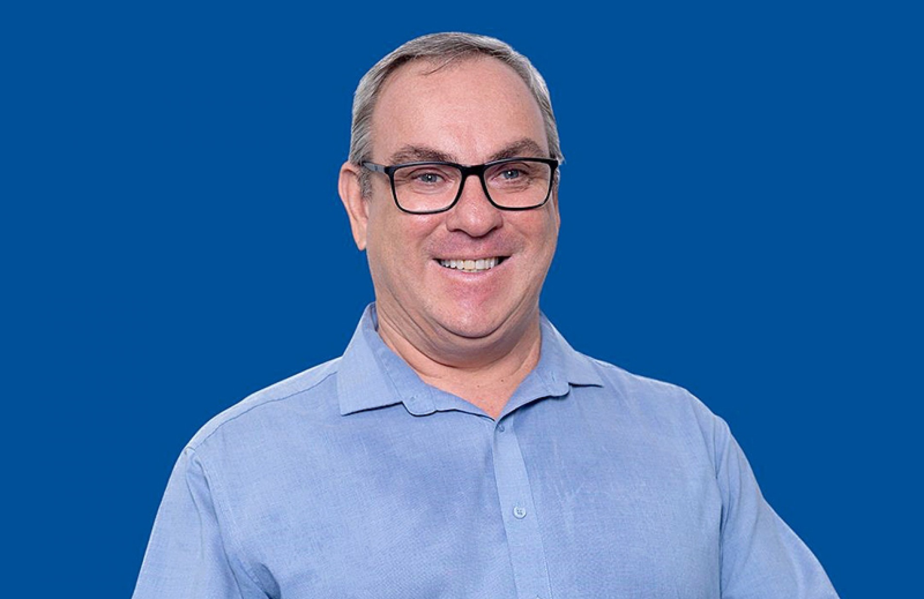 Candidato diz que registro está indeferido com recurso e continua em campanha
