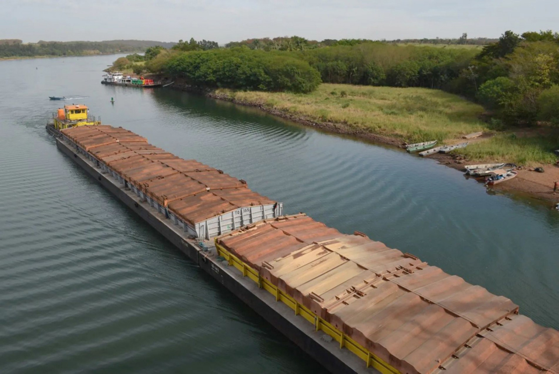 Seca compromete o fluxo de embarcações de carga nos rios
