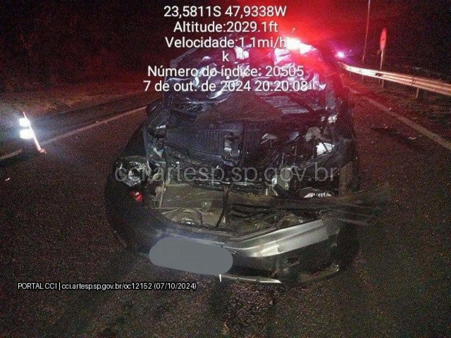 A caminhonete seguiu viagem e o carro foi guinchado