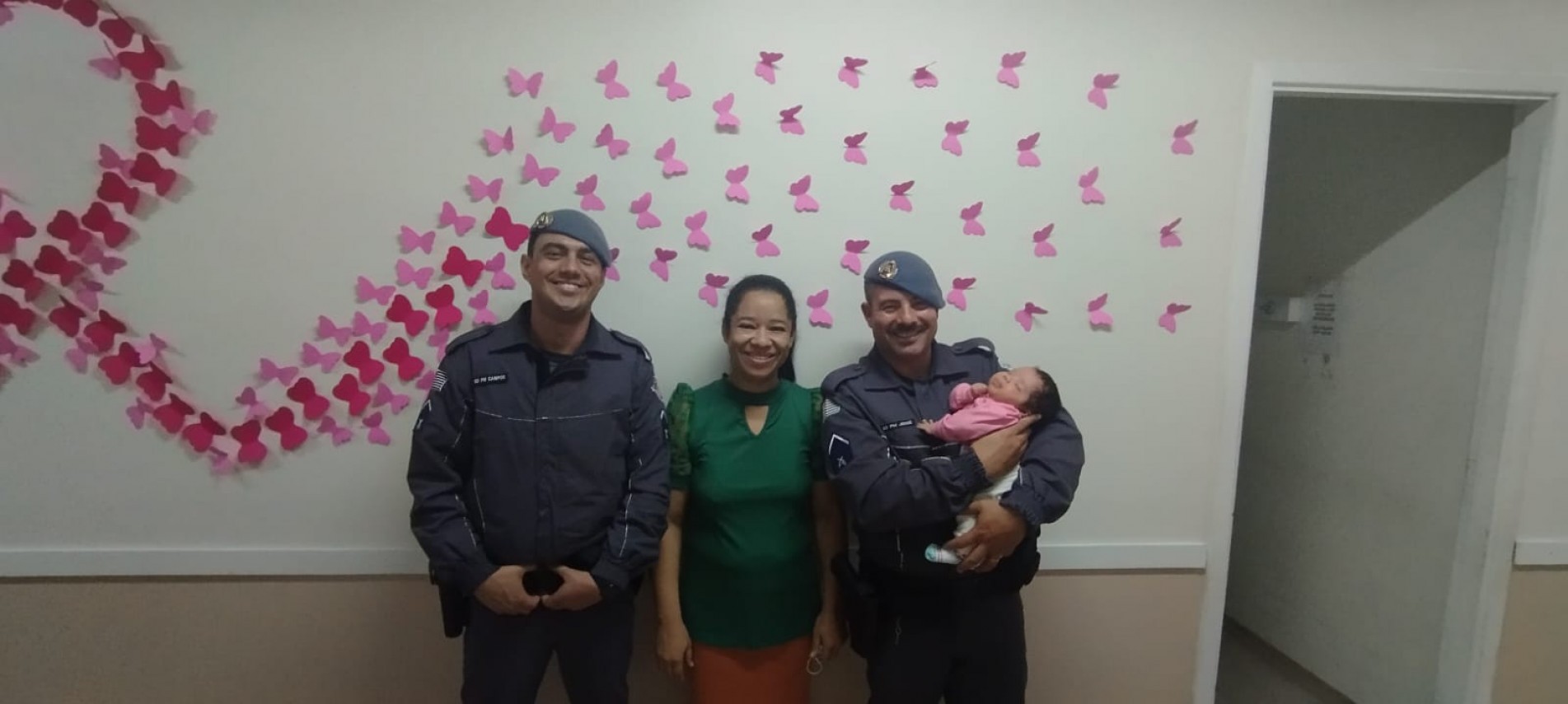 O recém-nascido foi atendido e liberado para a mãe