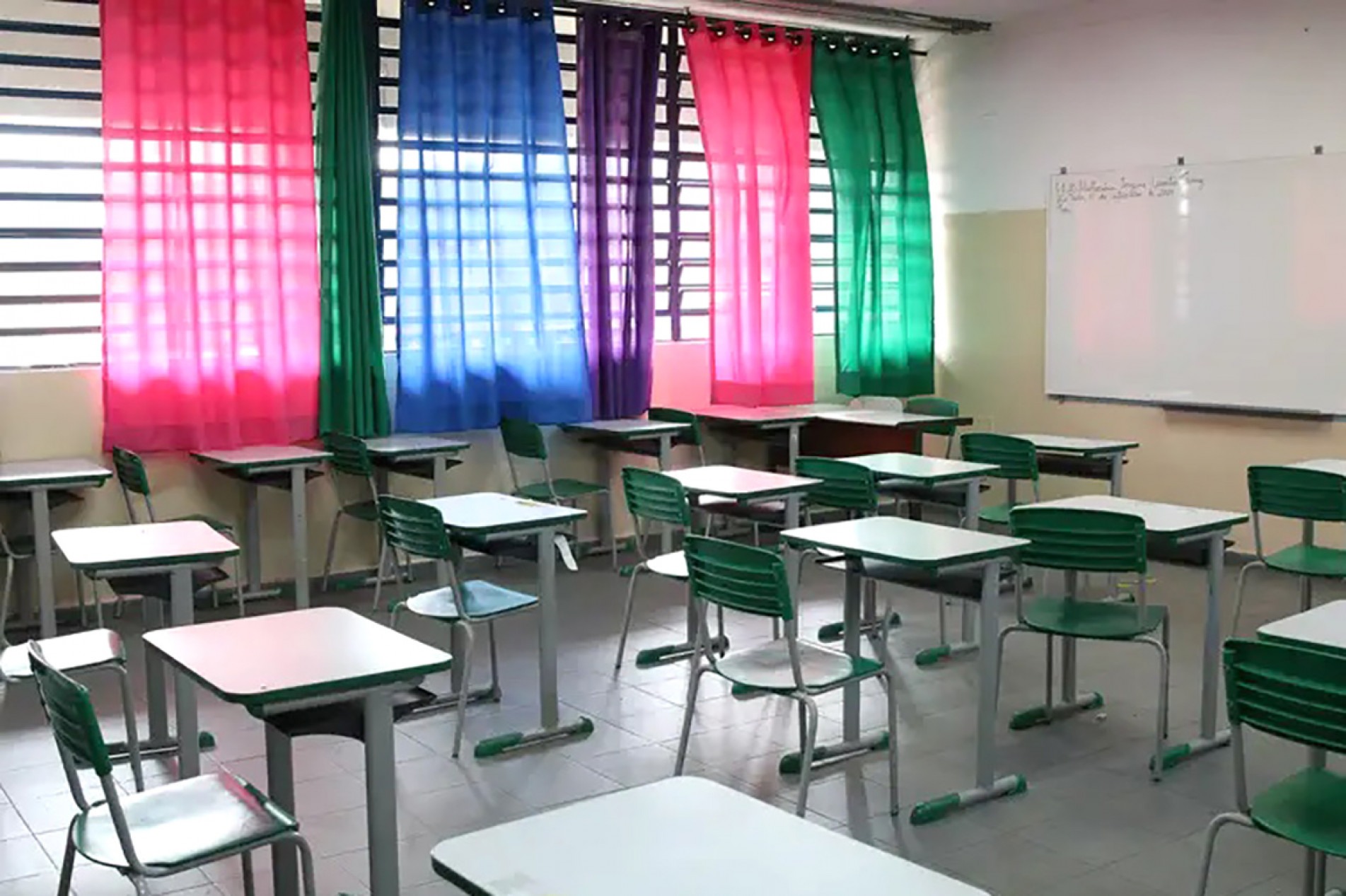 Hoje as salas de aula ficarão vazias, mas haverá expediente administrativo
