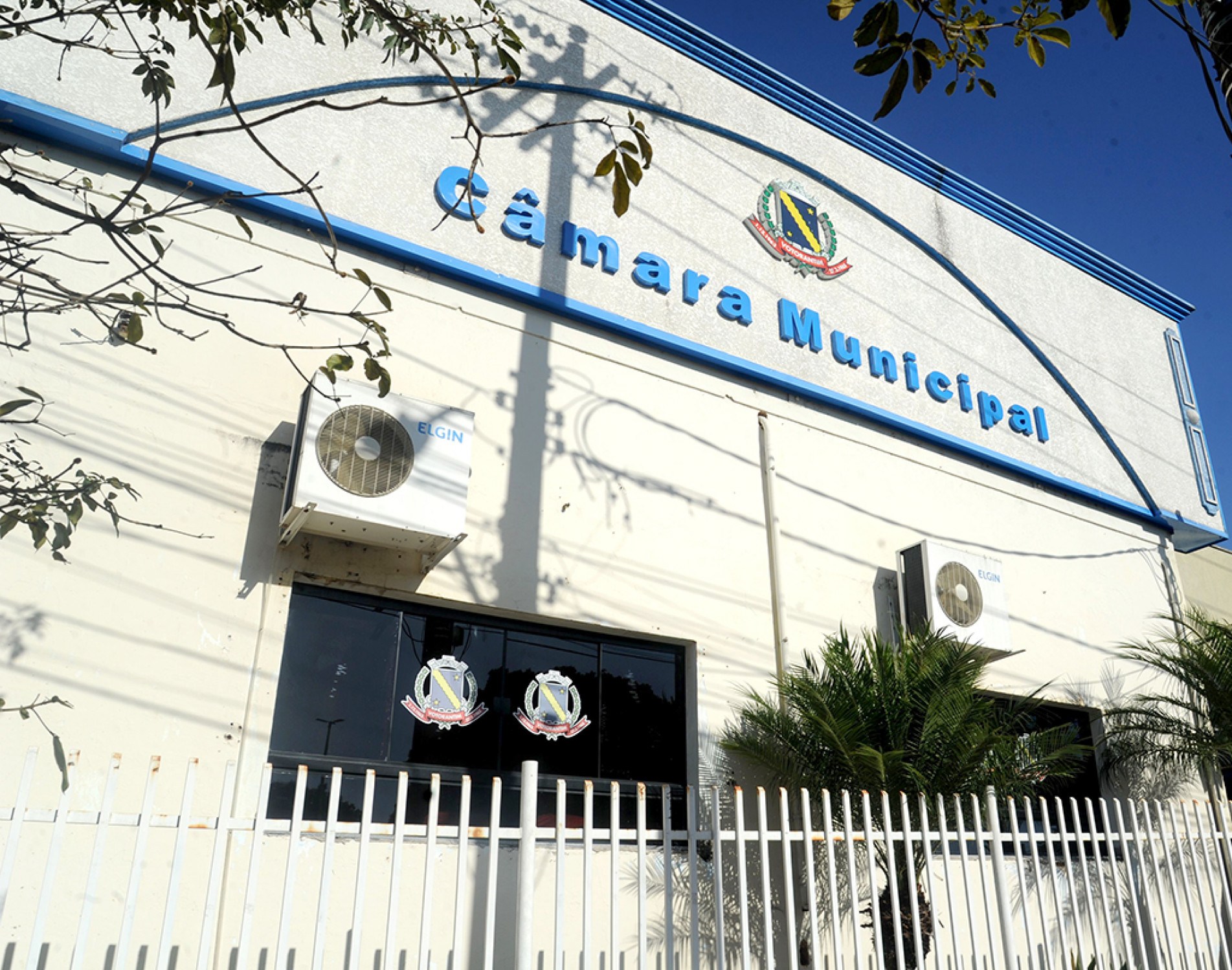 Na ordem do dia havia cinco requerimentos e um projeto de lei de decreto legislativo
