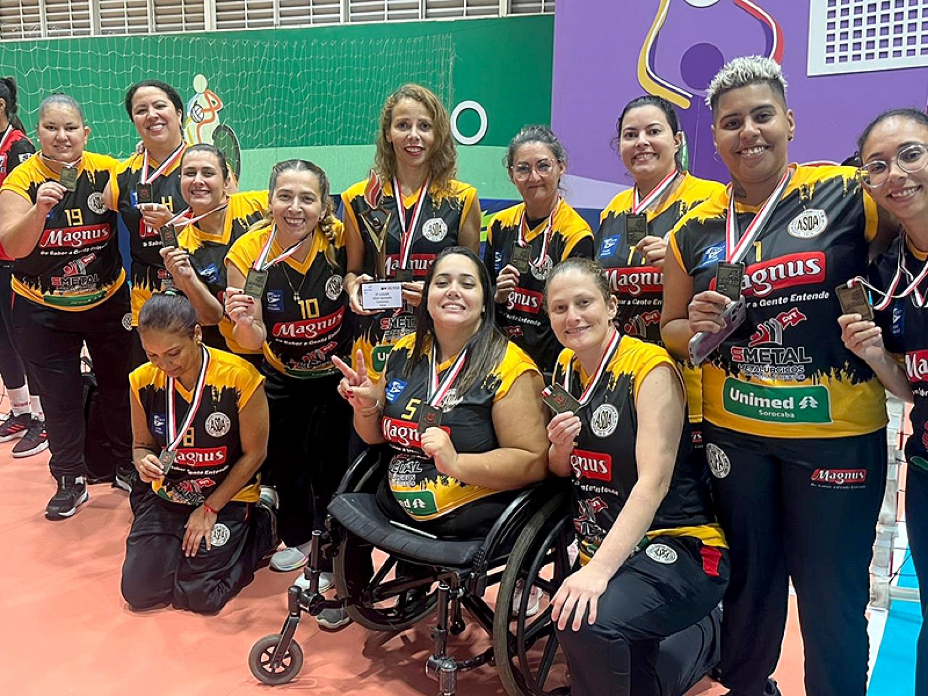 Jogadoras da equipe sorocabana comemoram a 
conquista em São Paulo