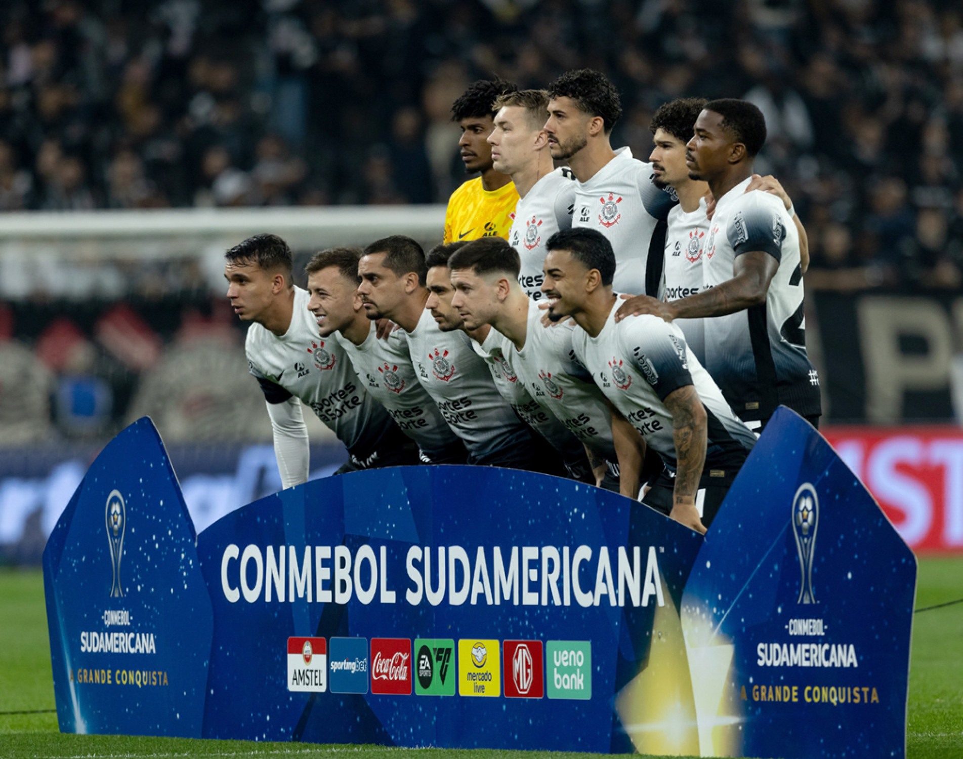 Time do Parque São Jorge precisa superar os argentinos para avançar à decisão
