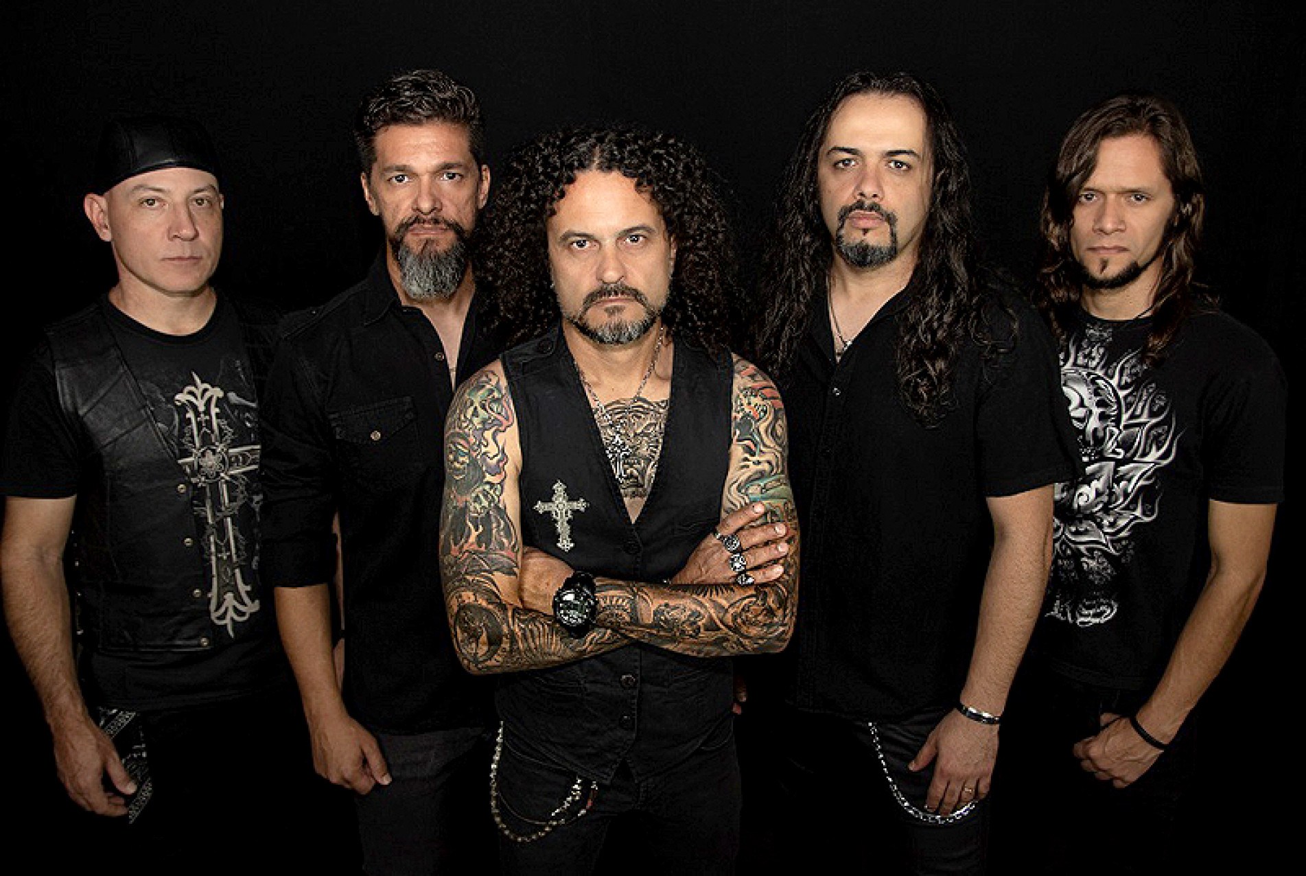 Aposta é de um show da banda Apostullus eletrizante, com clássicos 
do rock, além de composições próprias