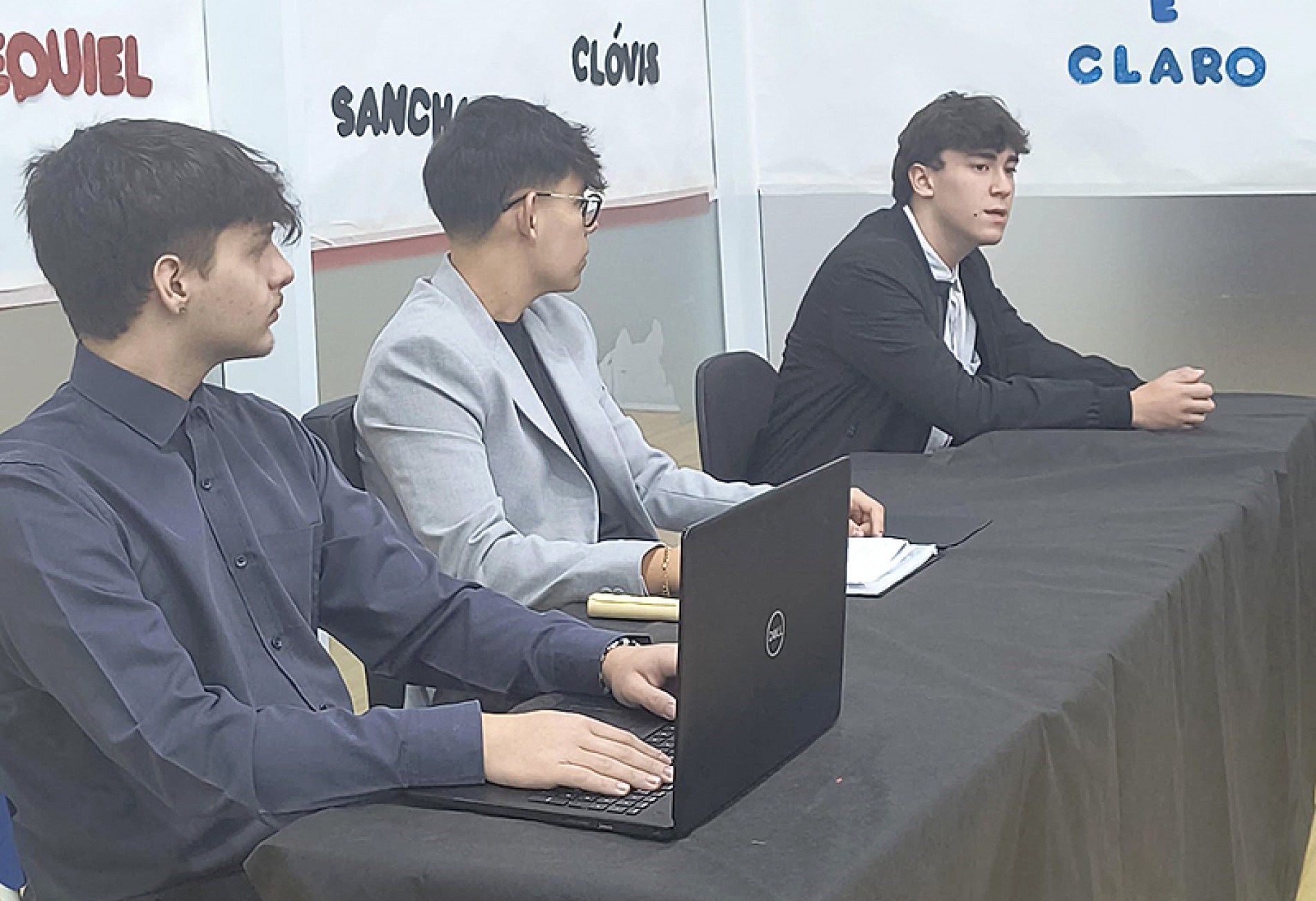 Literatura, direito, técnicas de oratória e argumentação foram alguns dos 
aprendizados dessa vivência pedagógica inesquecível