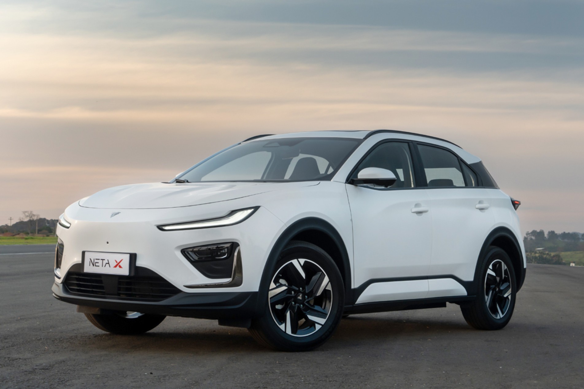 A pré-venda dos modelos 100% elétricos Aya e X será aberta a partir de 1º de novembro
